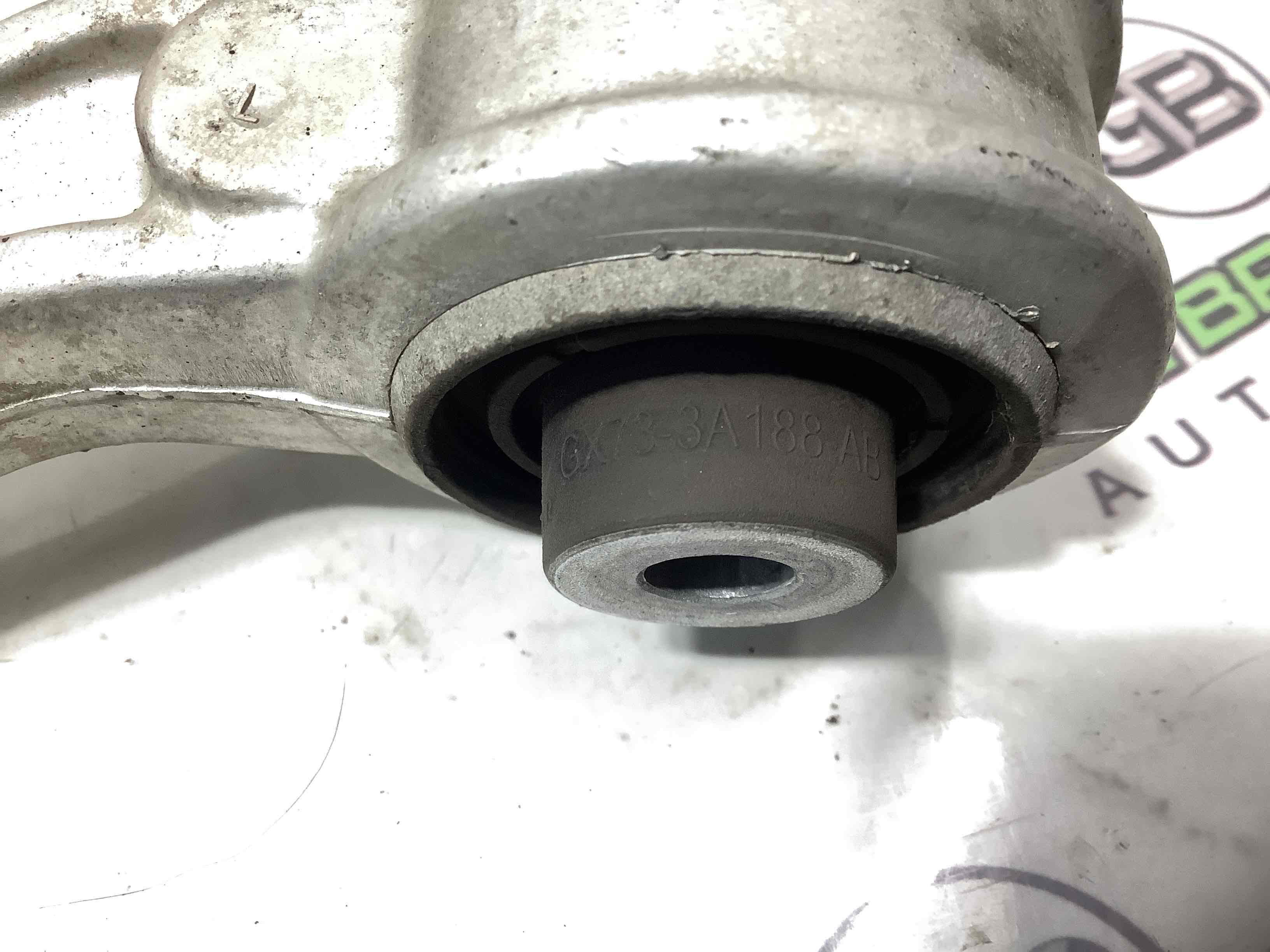 Важіль передній лівий