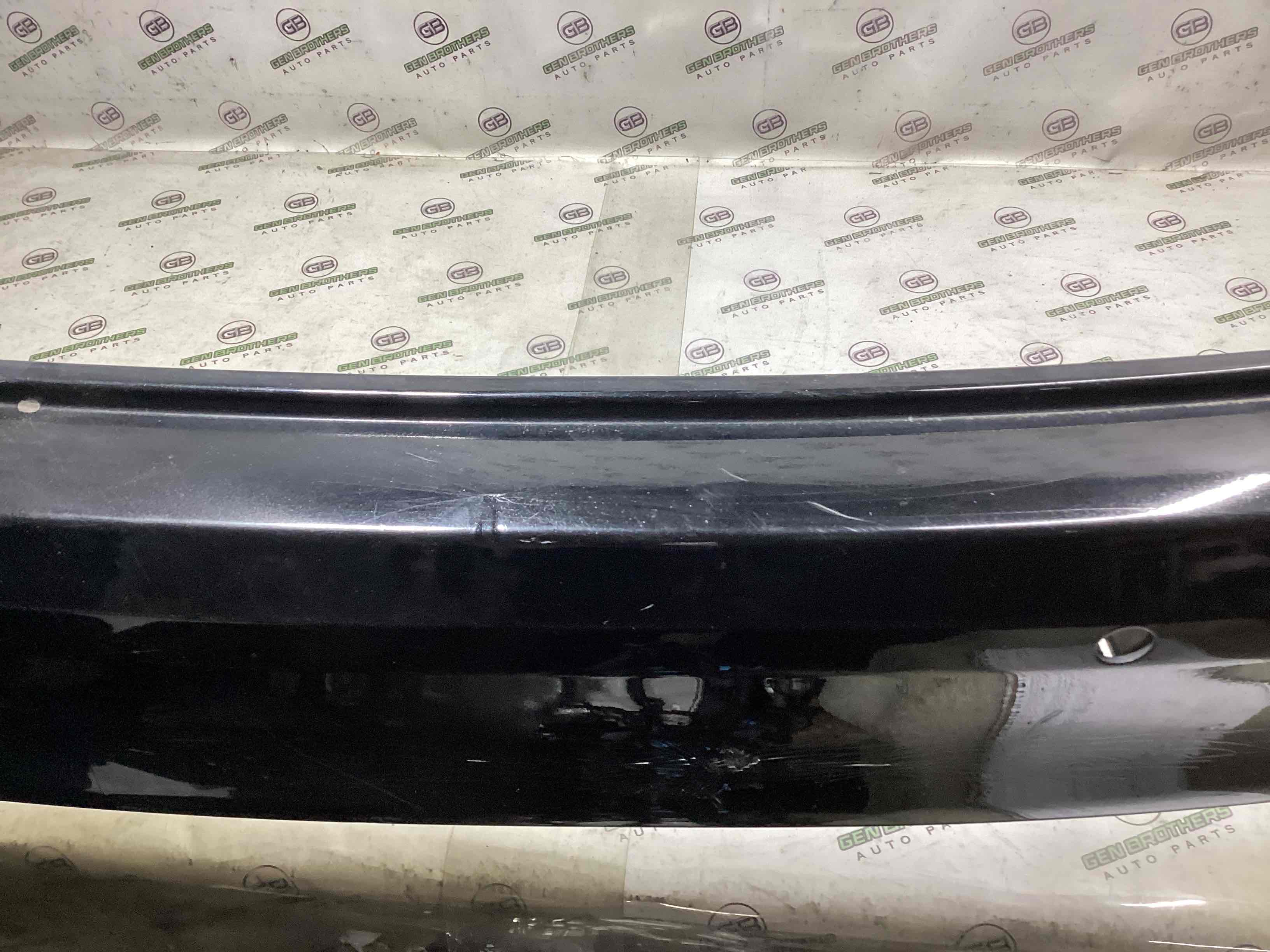 Бампер задній