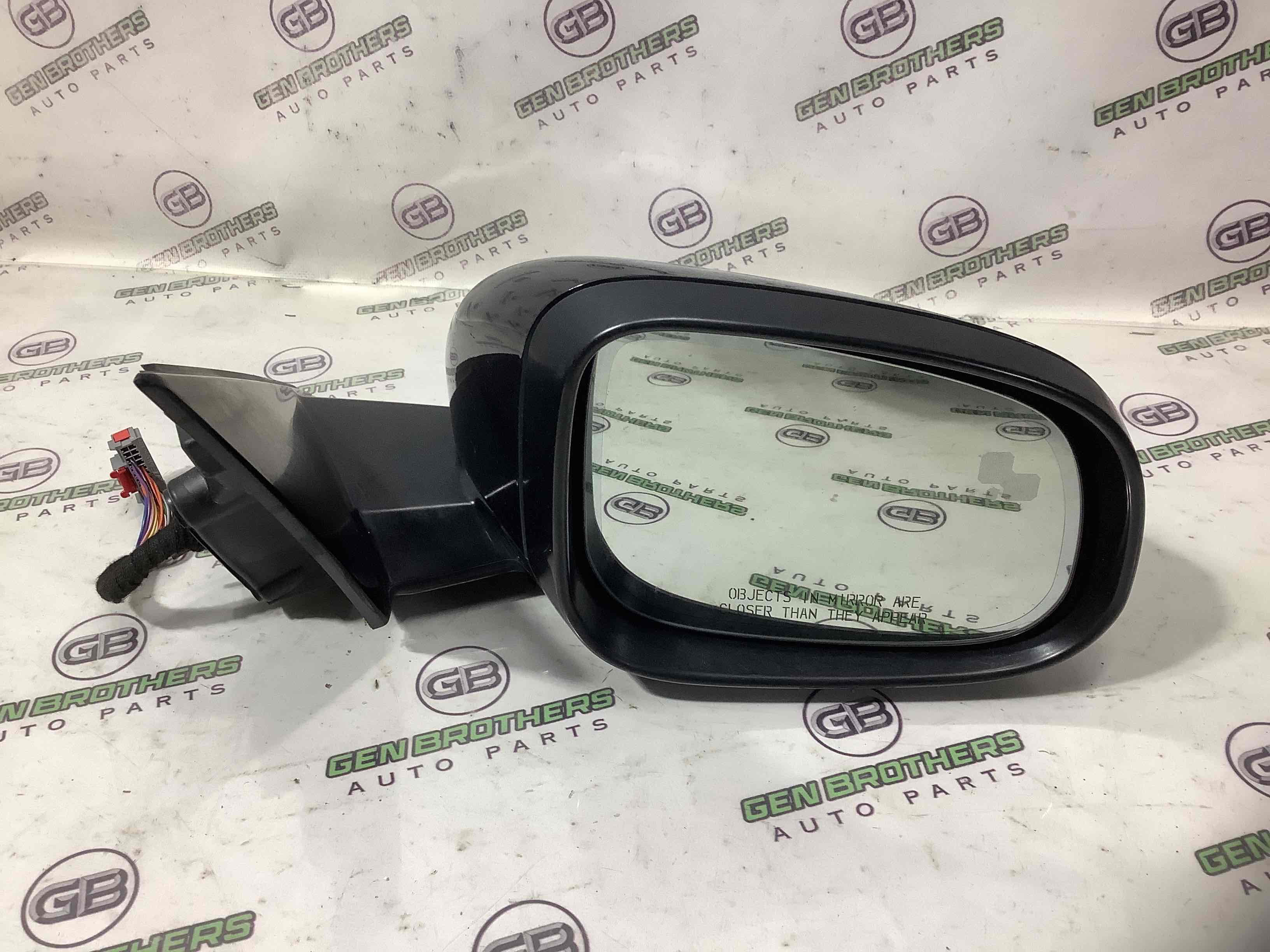 Дзеркало зовнішнє праве