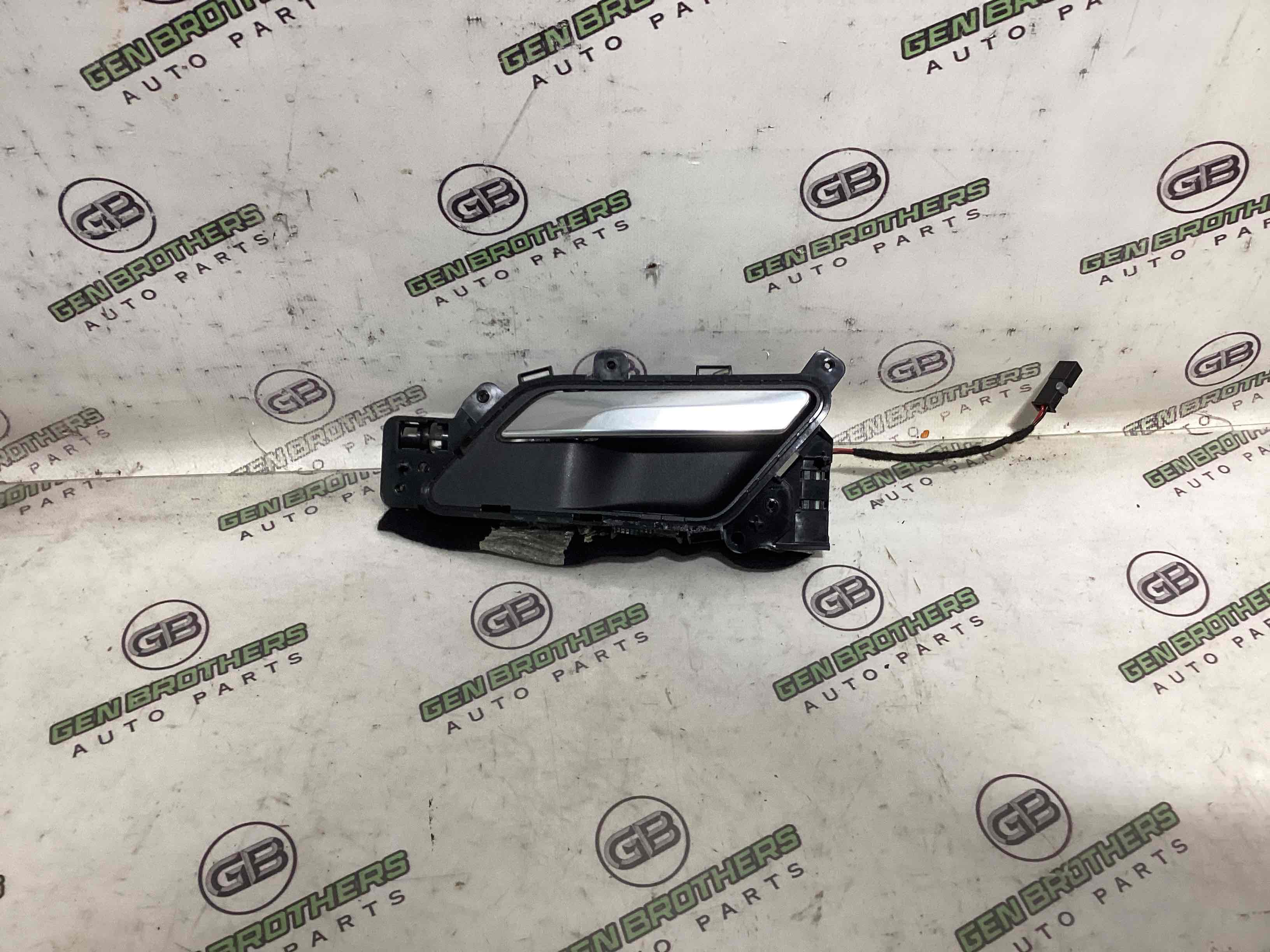 Ручка дверей салону внутрішня, поручень