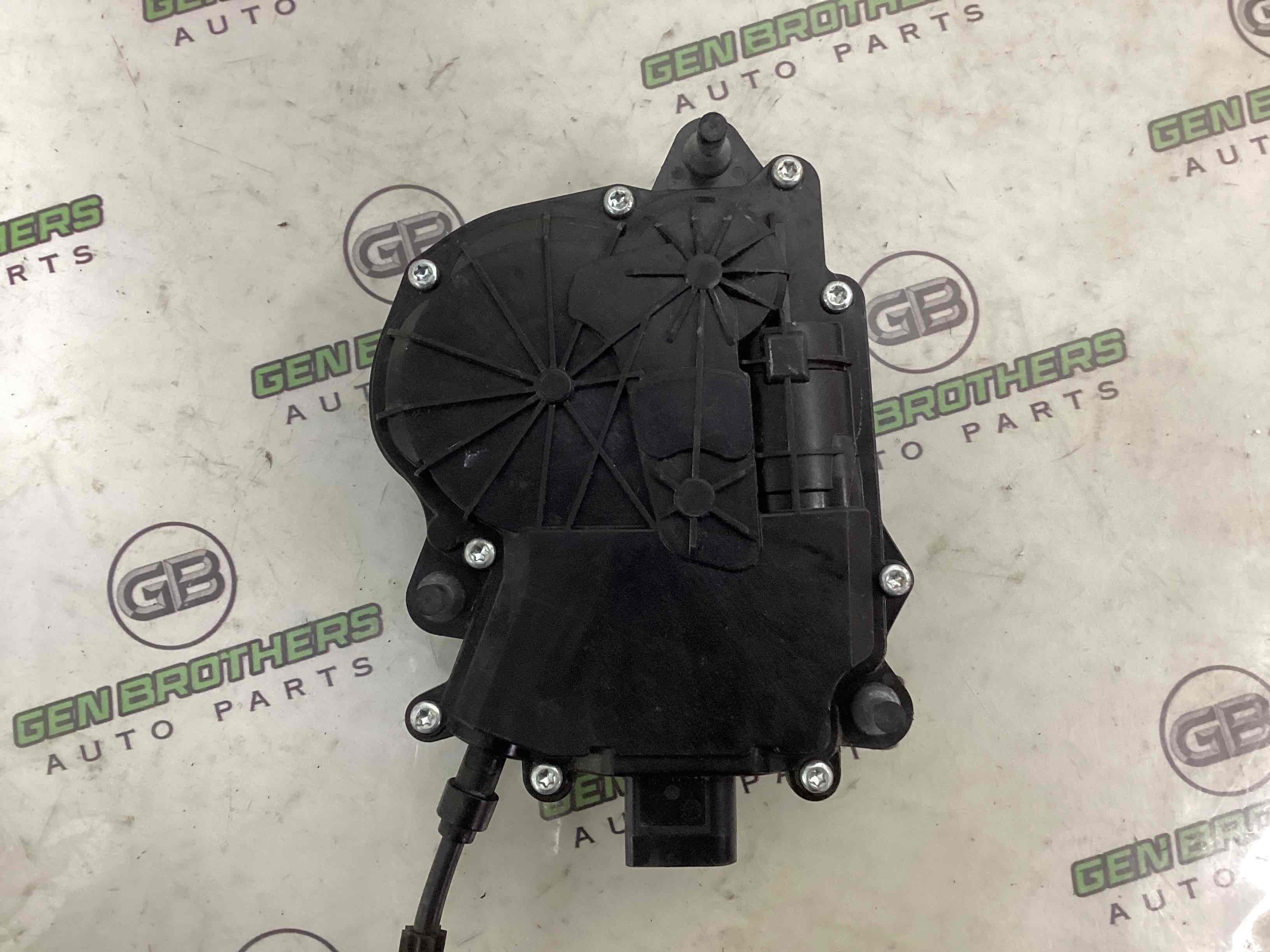 Електродвигун дверей, багажника доводчик дверей