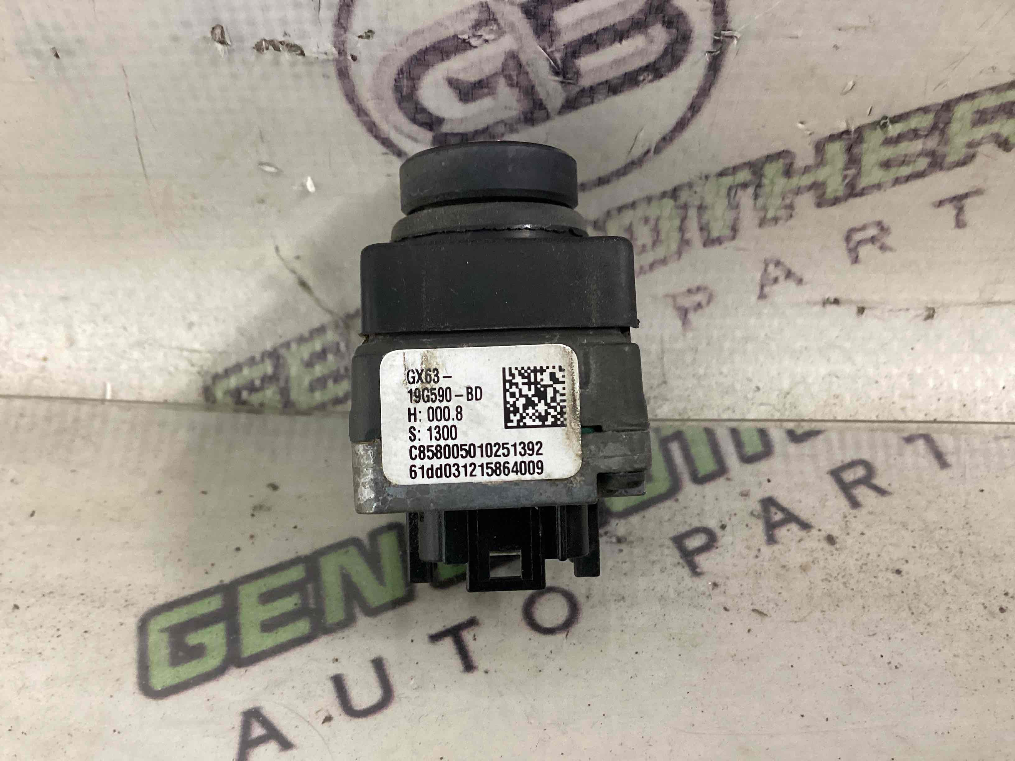 Камера, кріплення камери, корпус