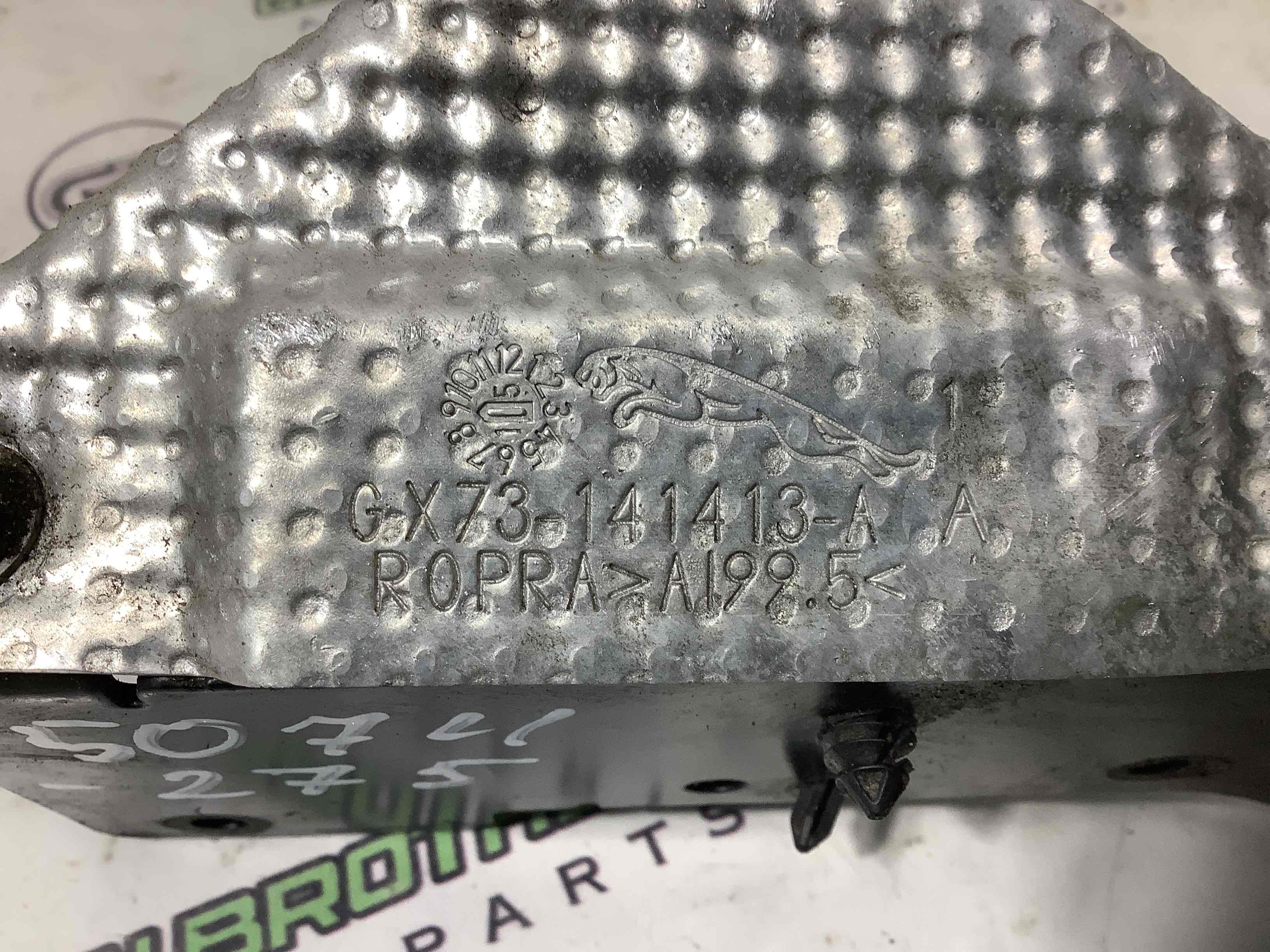 Теплоекран, пластикові ізолятори