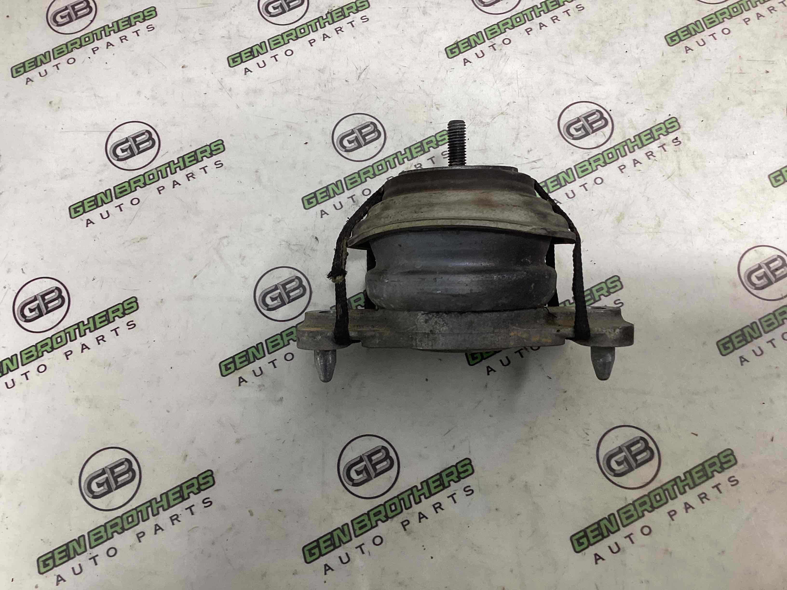 Подушка кріплення двигуна