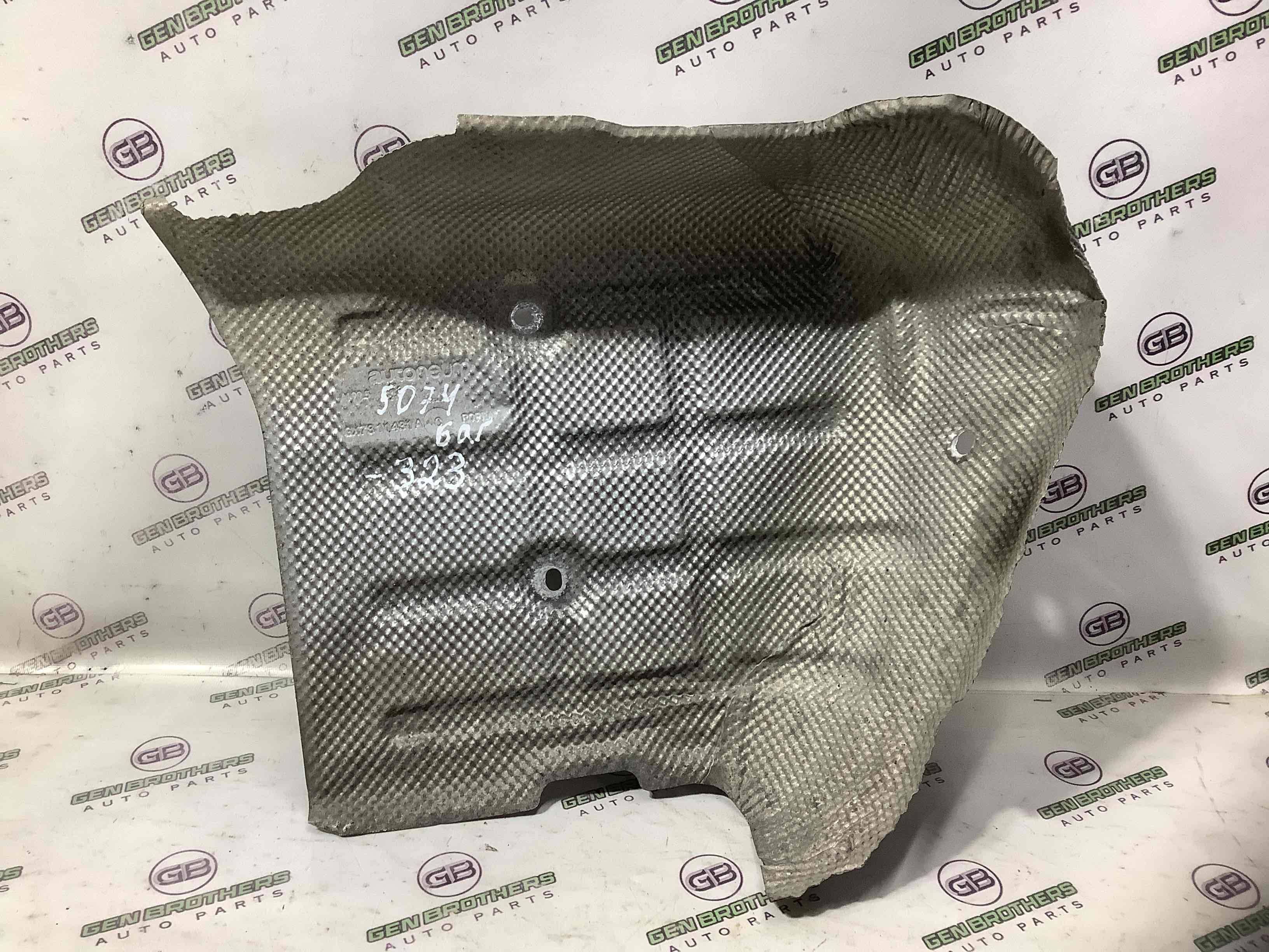 Теплоекран, пластикові ізолятори