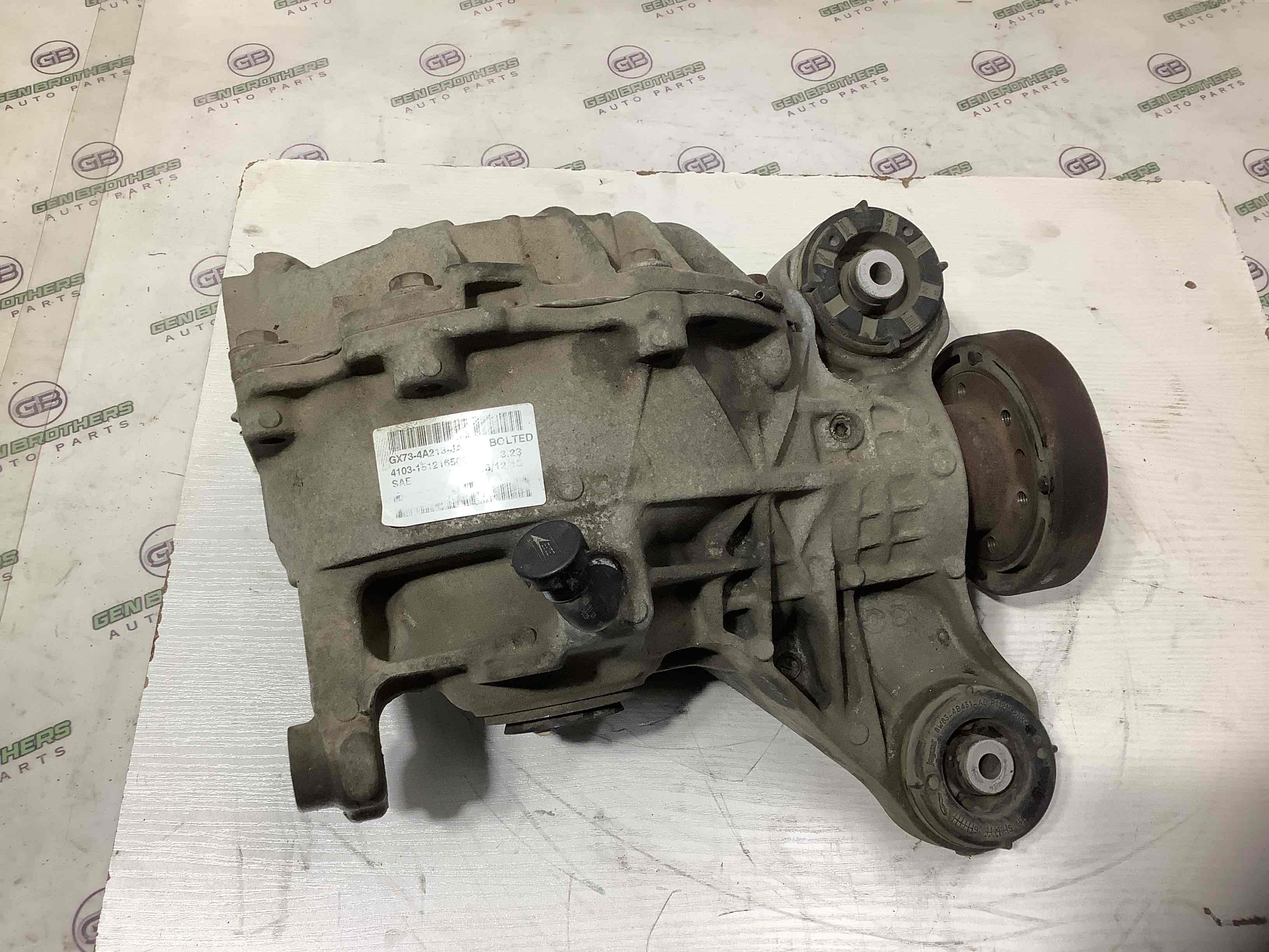 Задній диференціал редуктор