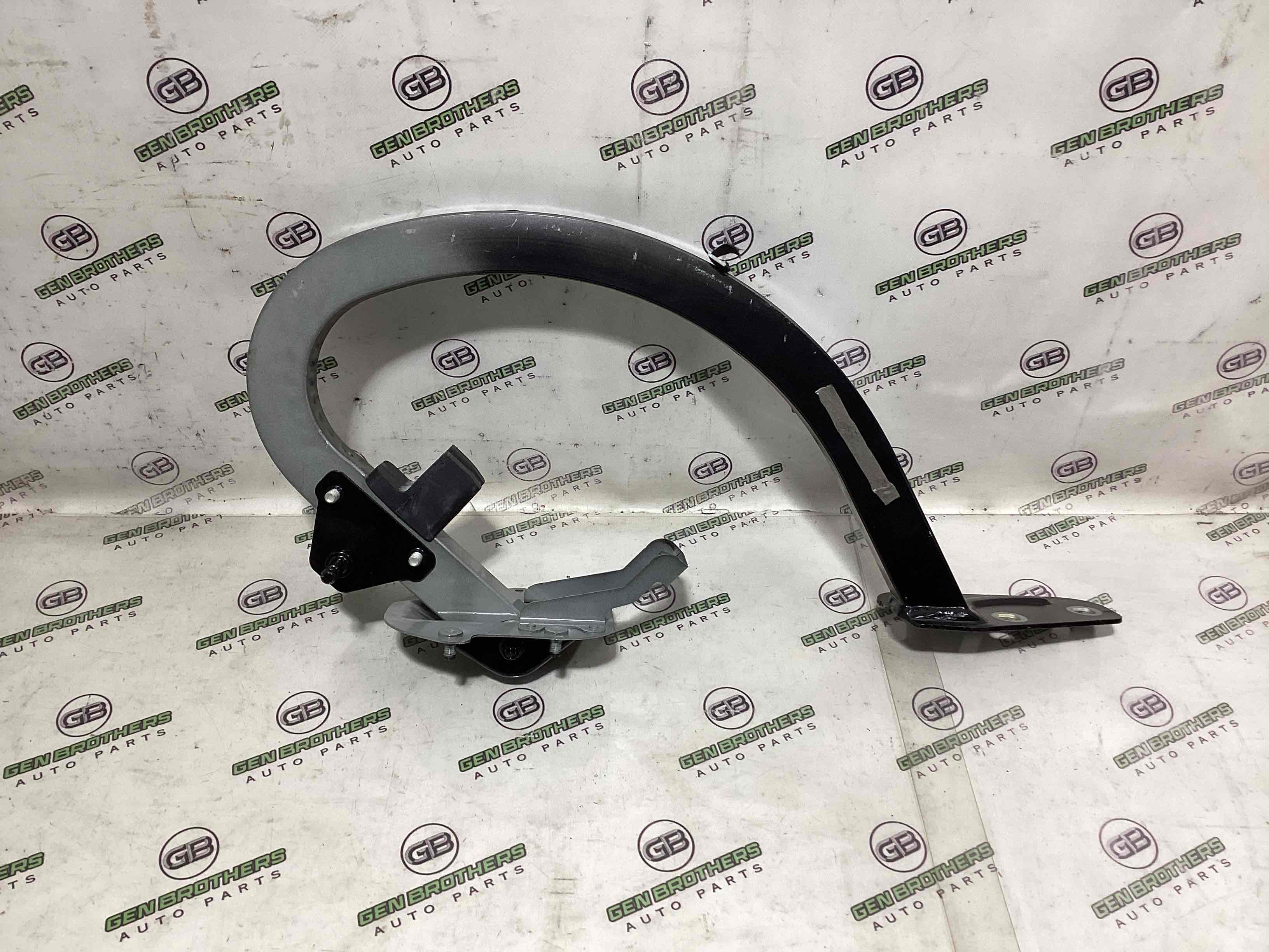 Петля кришки багажника, двері багажника