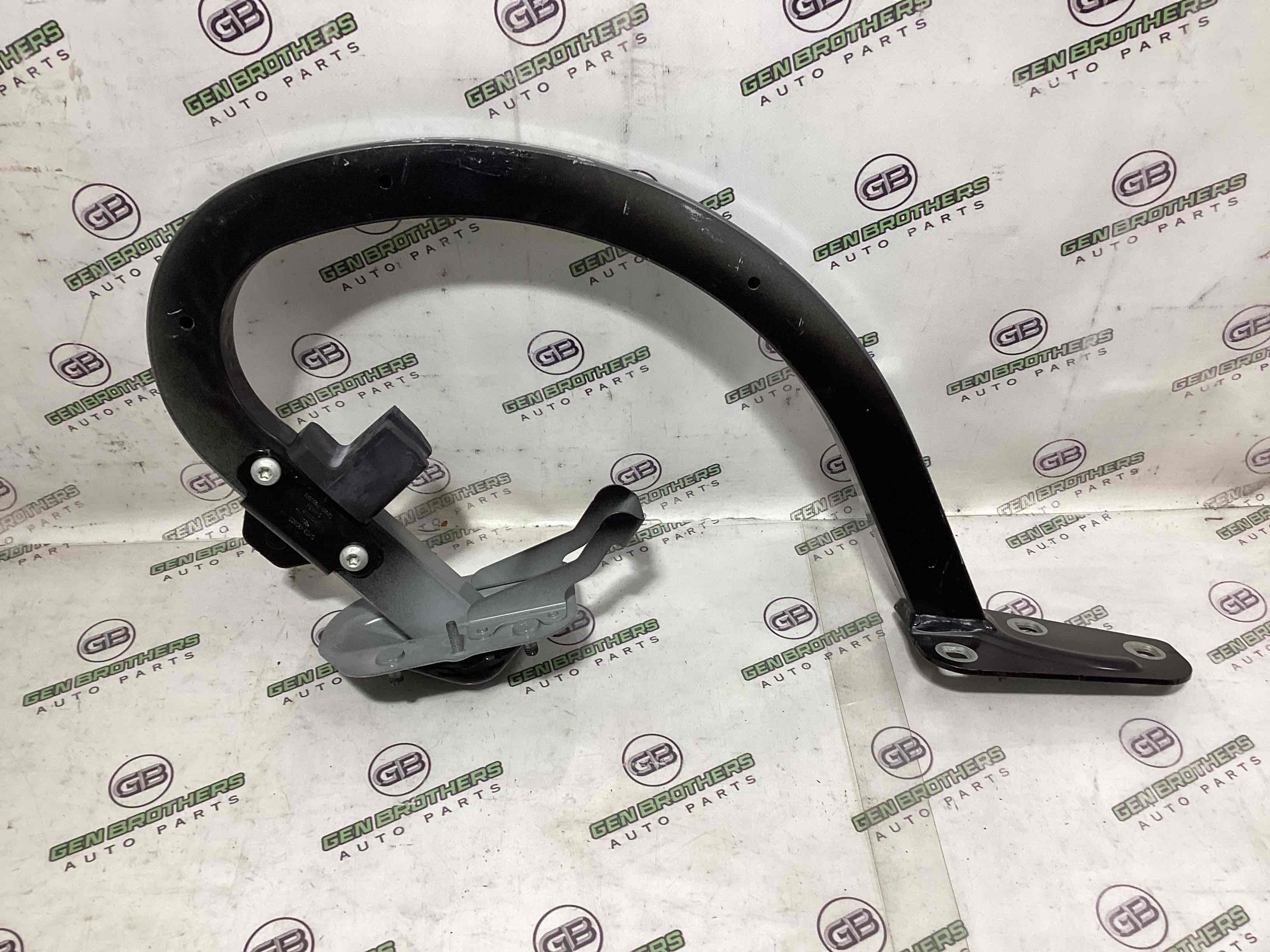 Петля кришки багажника, двері багажника