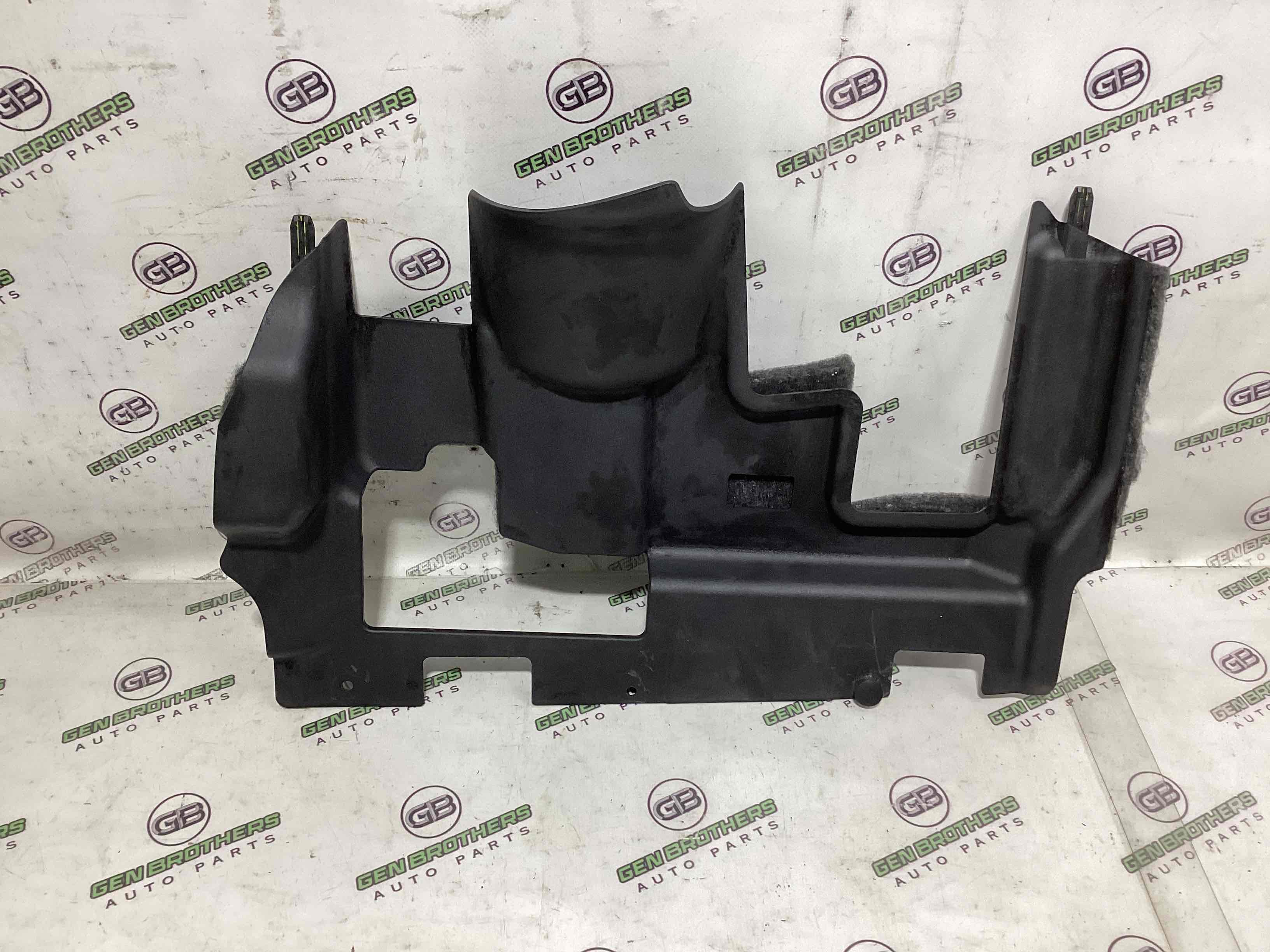 Обшивка панелі приладів торпедо