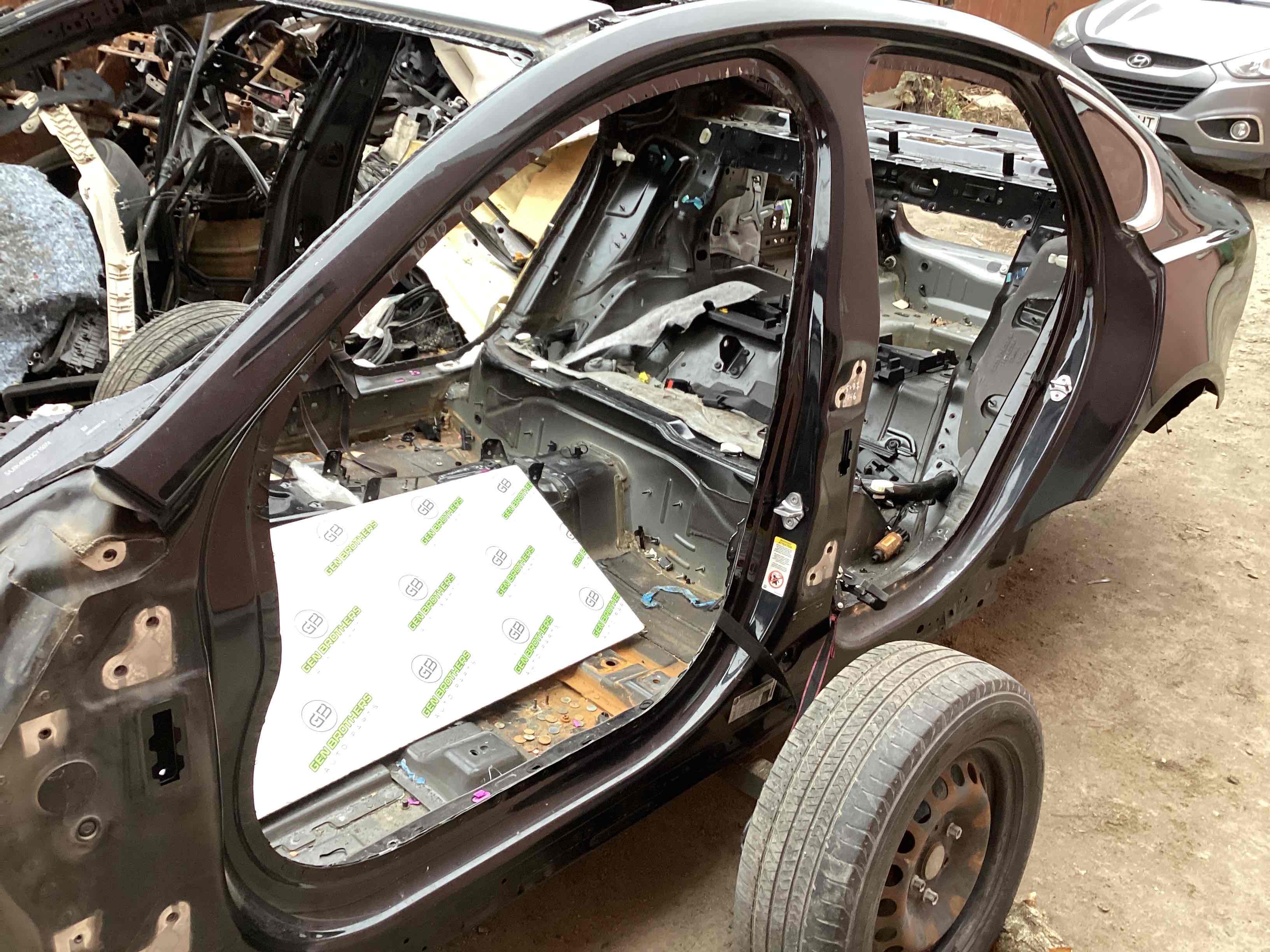 Стійки кузова та пороги