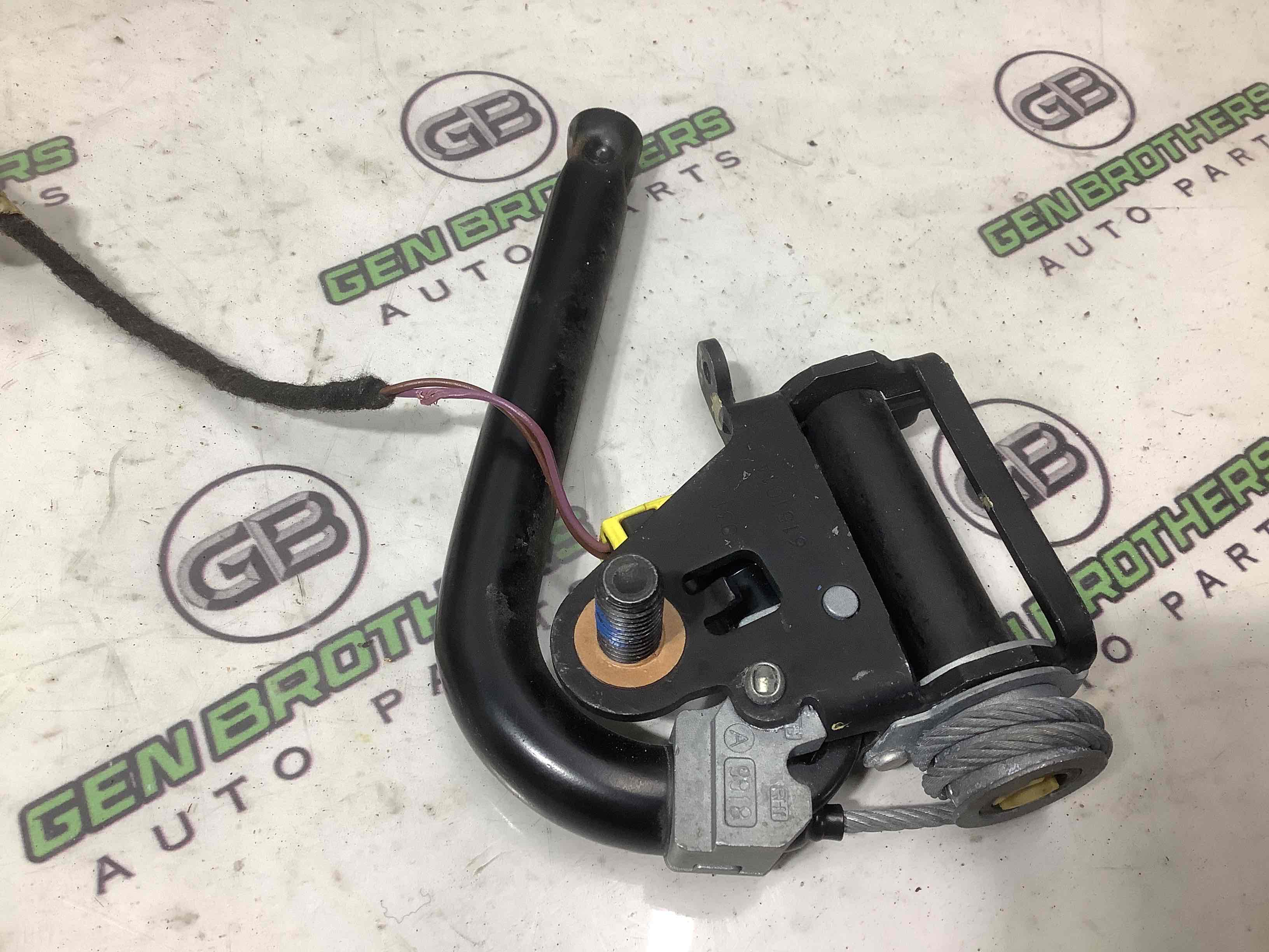 Піропатрон ременя безпеки