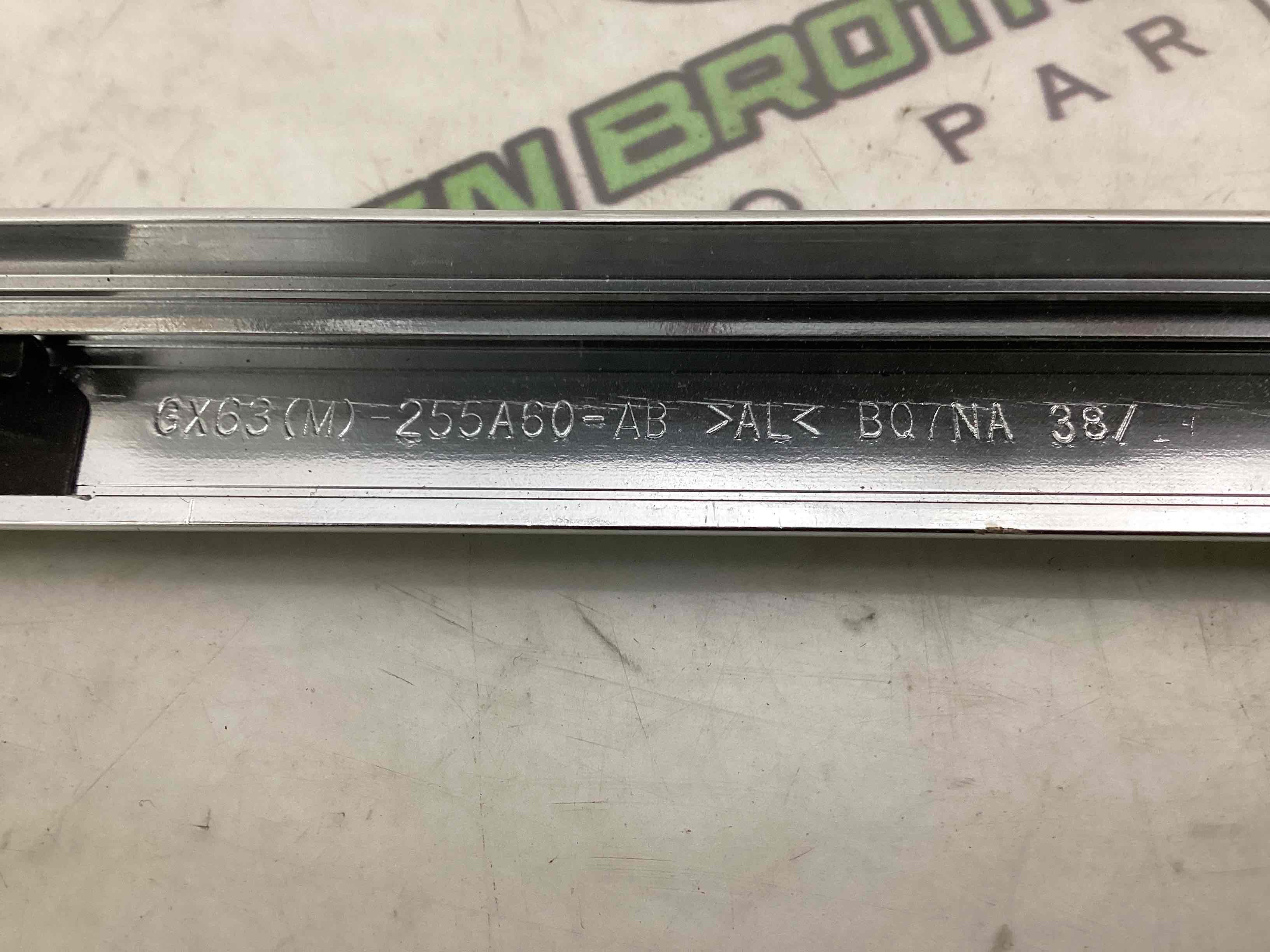 Молдинг двері задньої правої