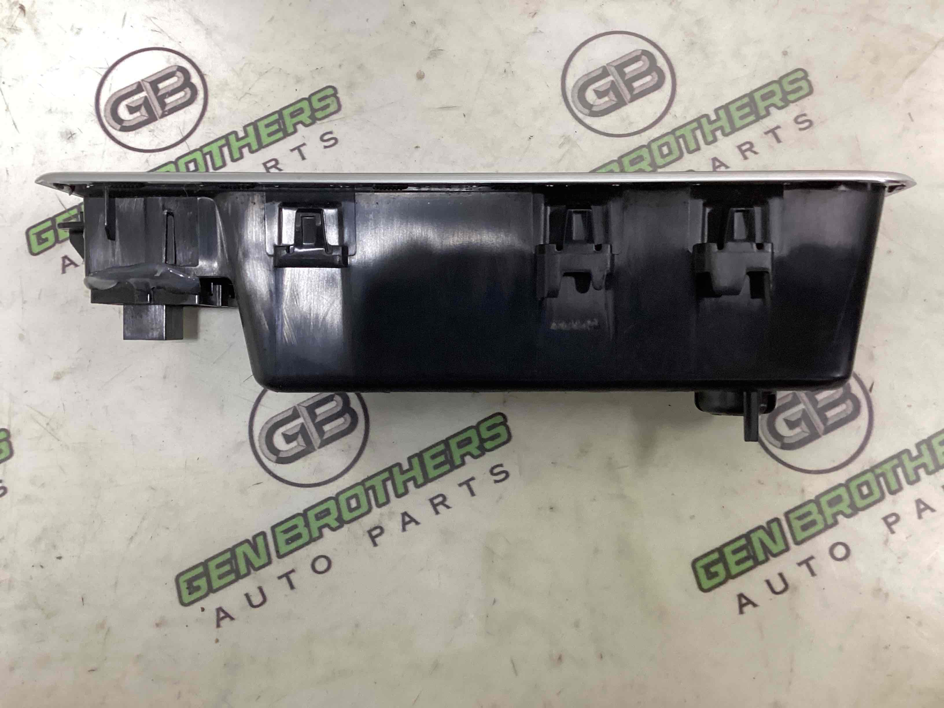 Обшивка дверей та карт