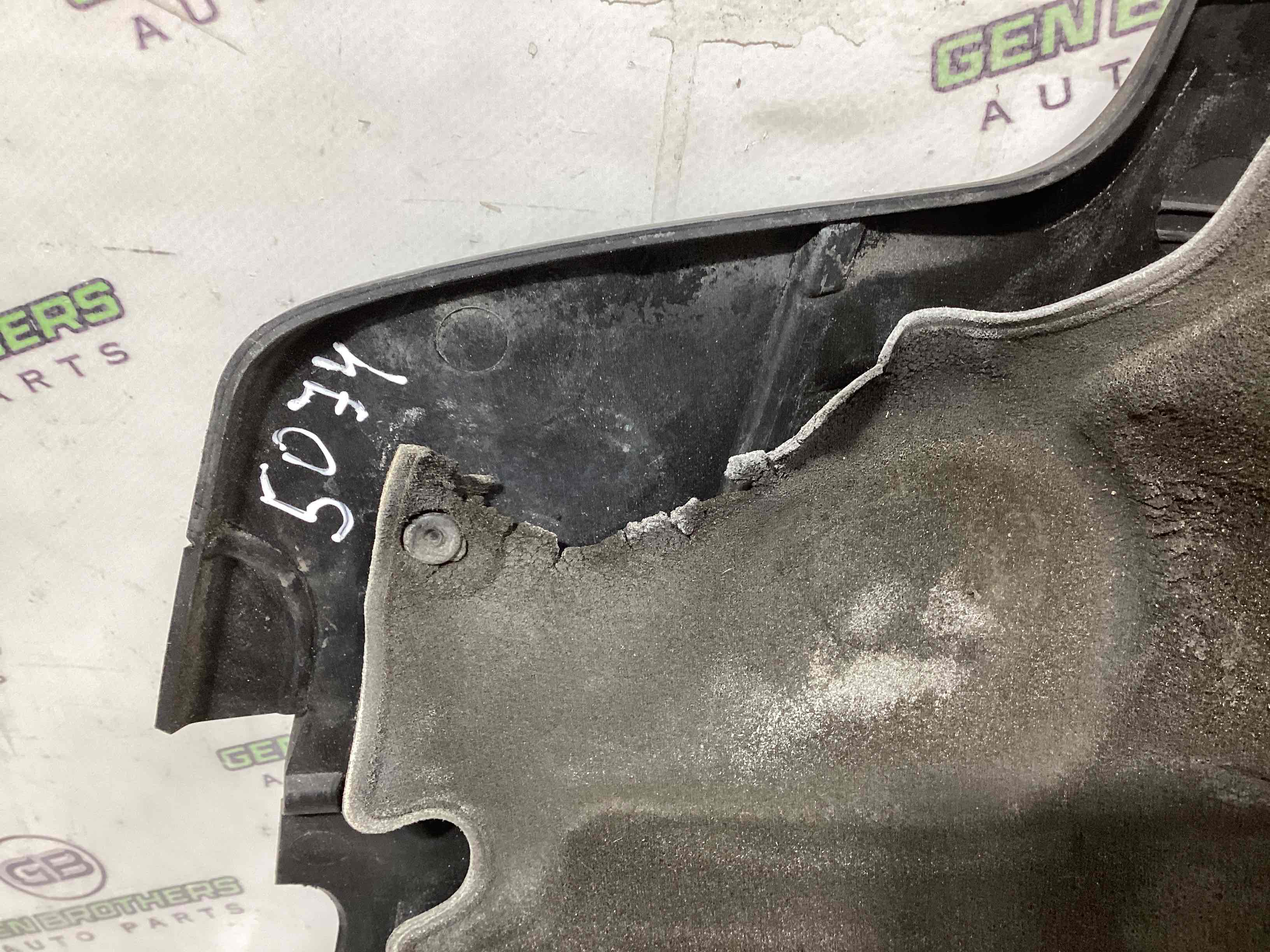 Кришка двигуна декоративна