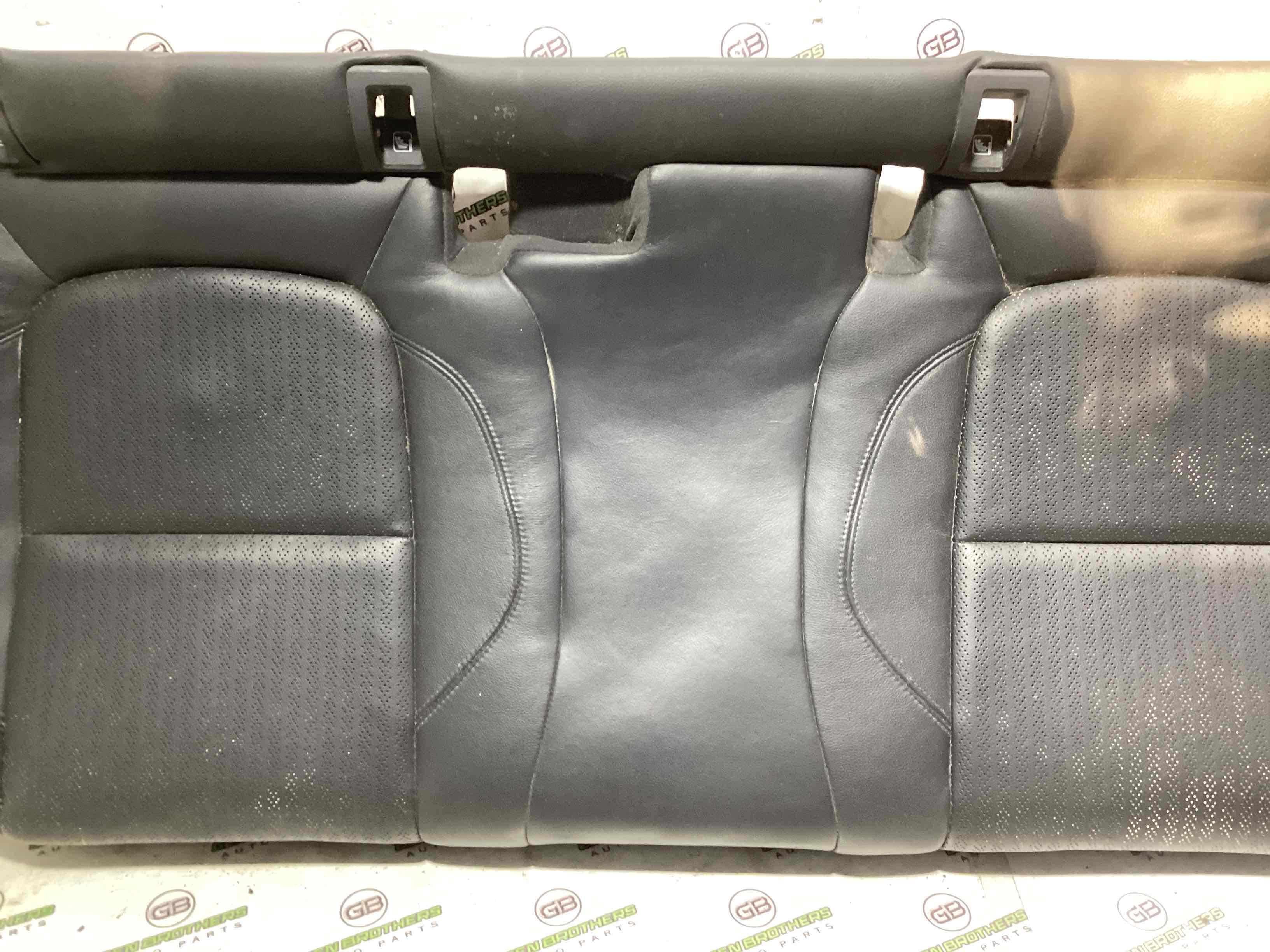 Задній ряд сидінь