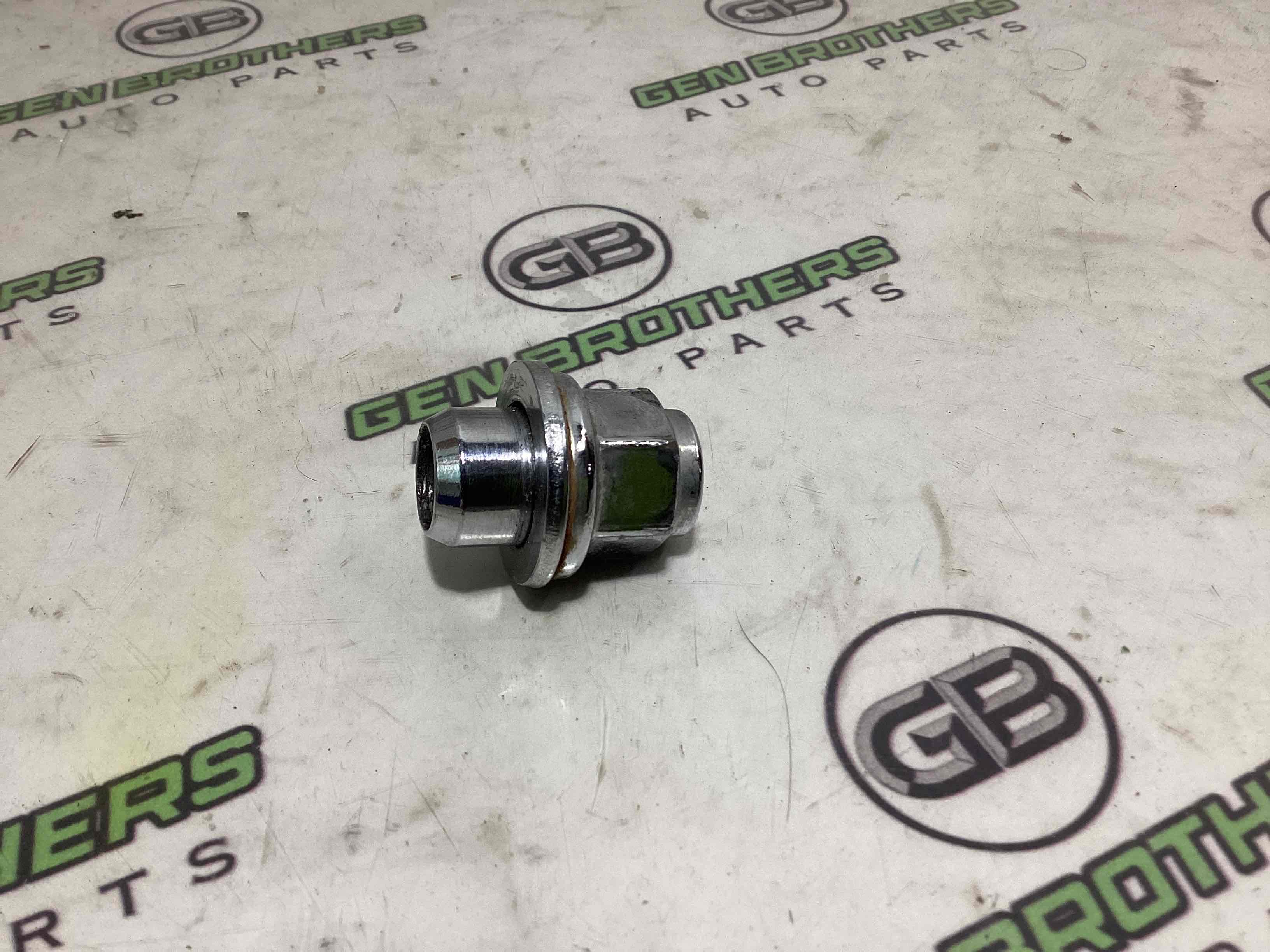 Колісні болти, гайки