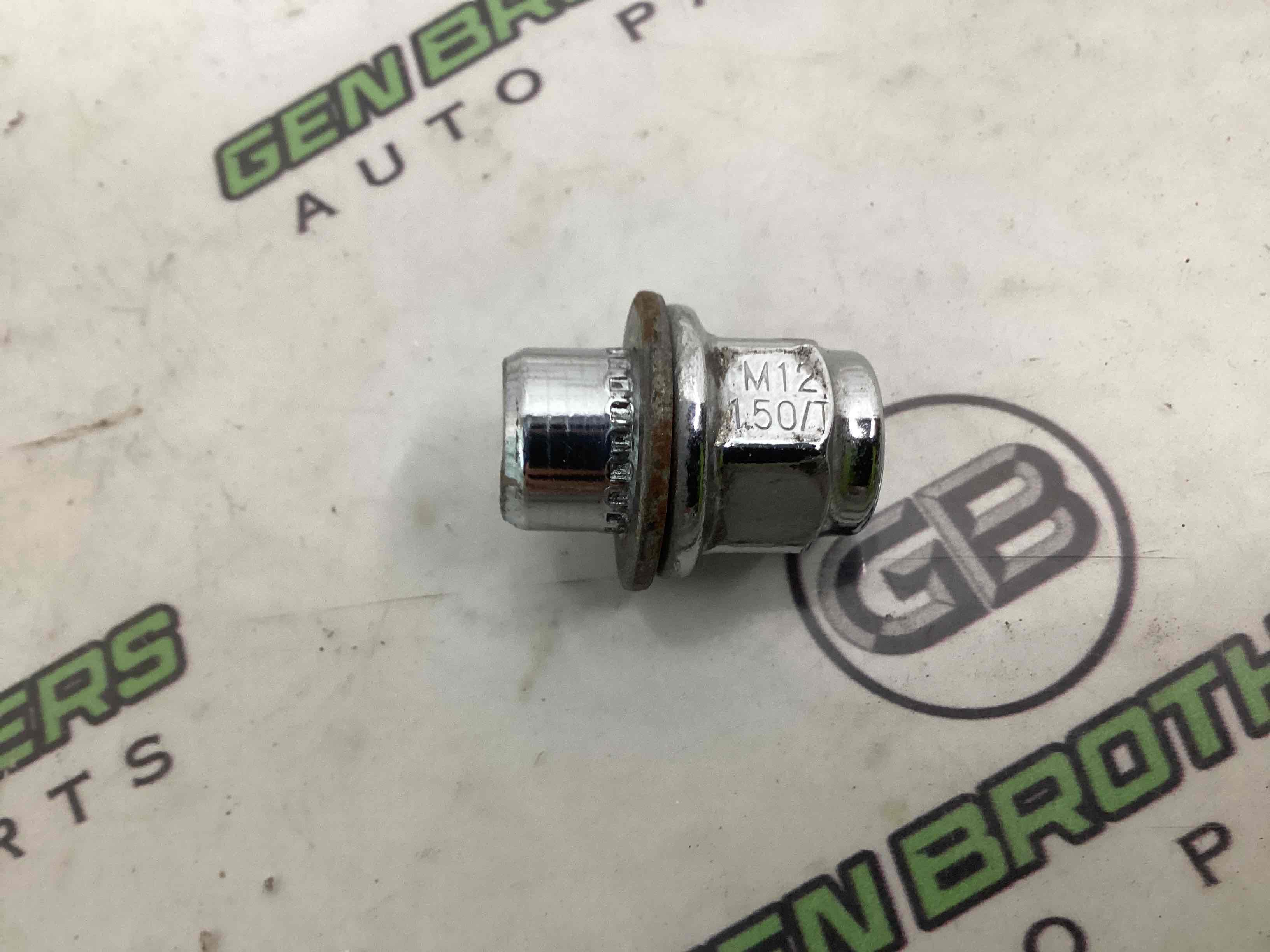 Колісні болти, гайки