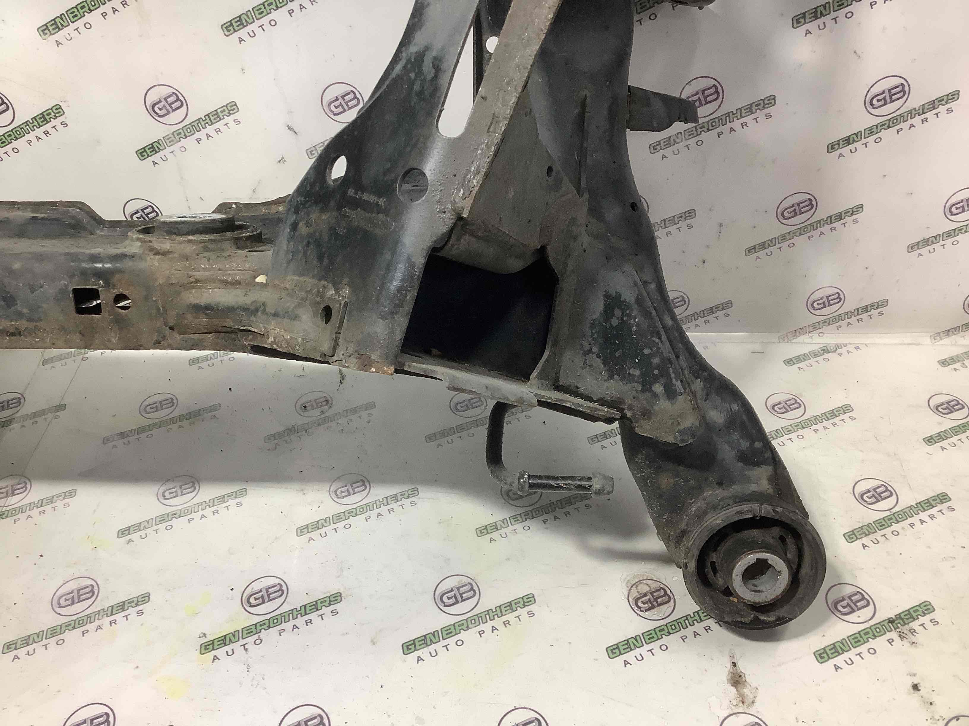 Балка підвіски задня підрамник