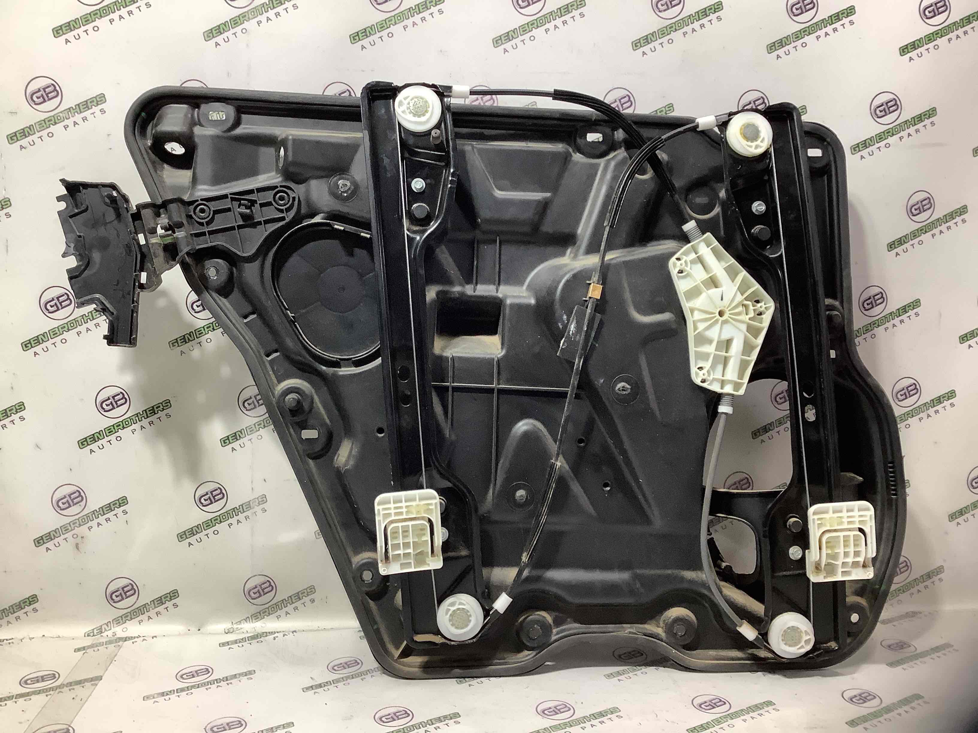 Стеклоподъемник задний правый