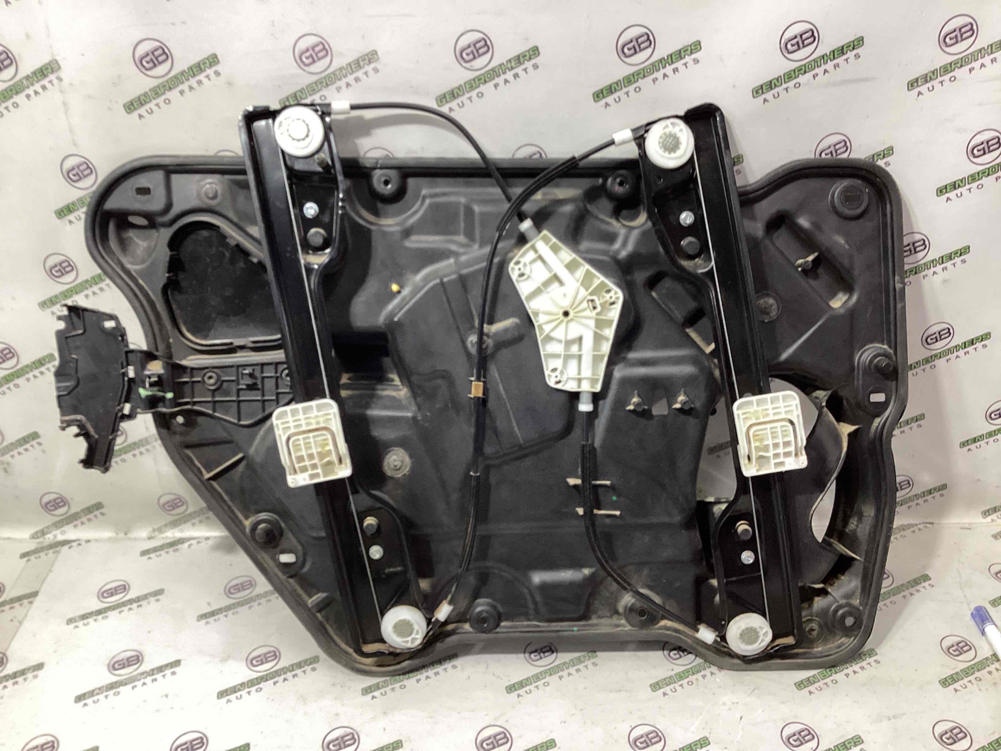 Стеклоподъемник передний правый