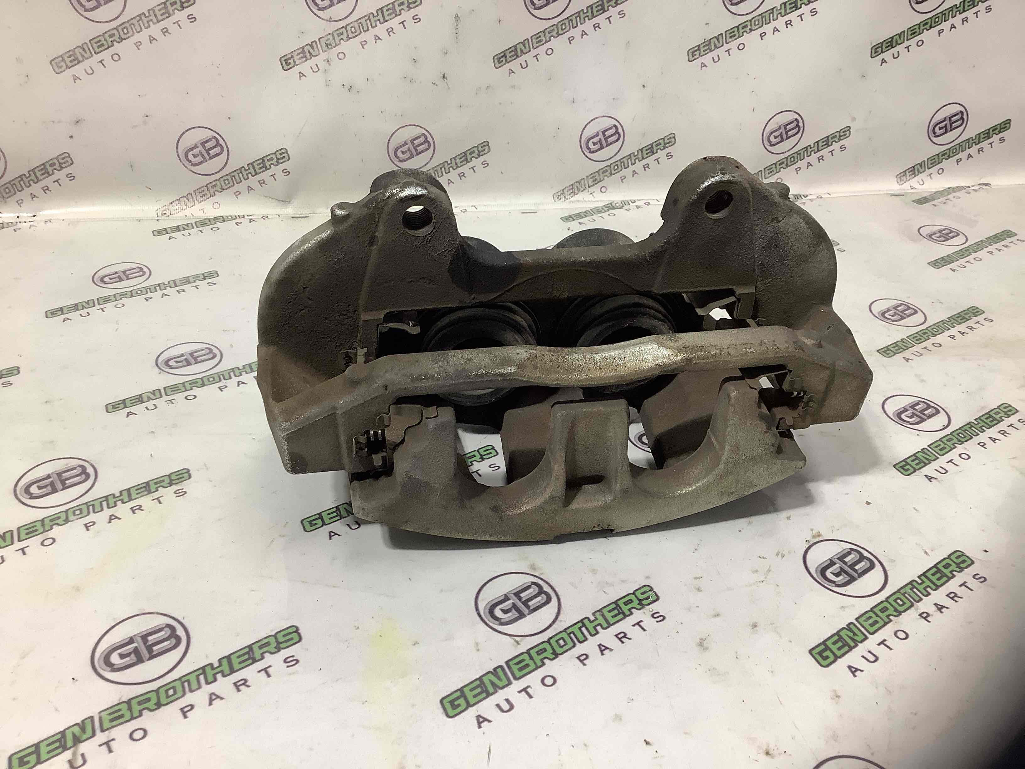 Суппорт передний правый