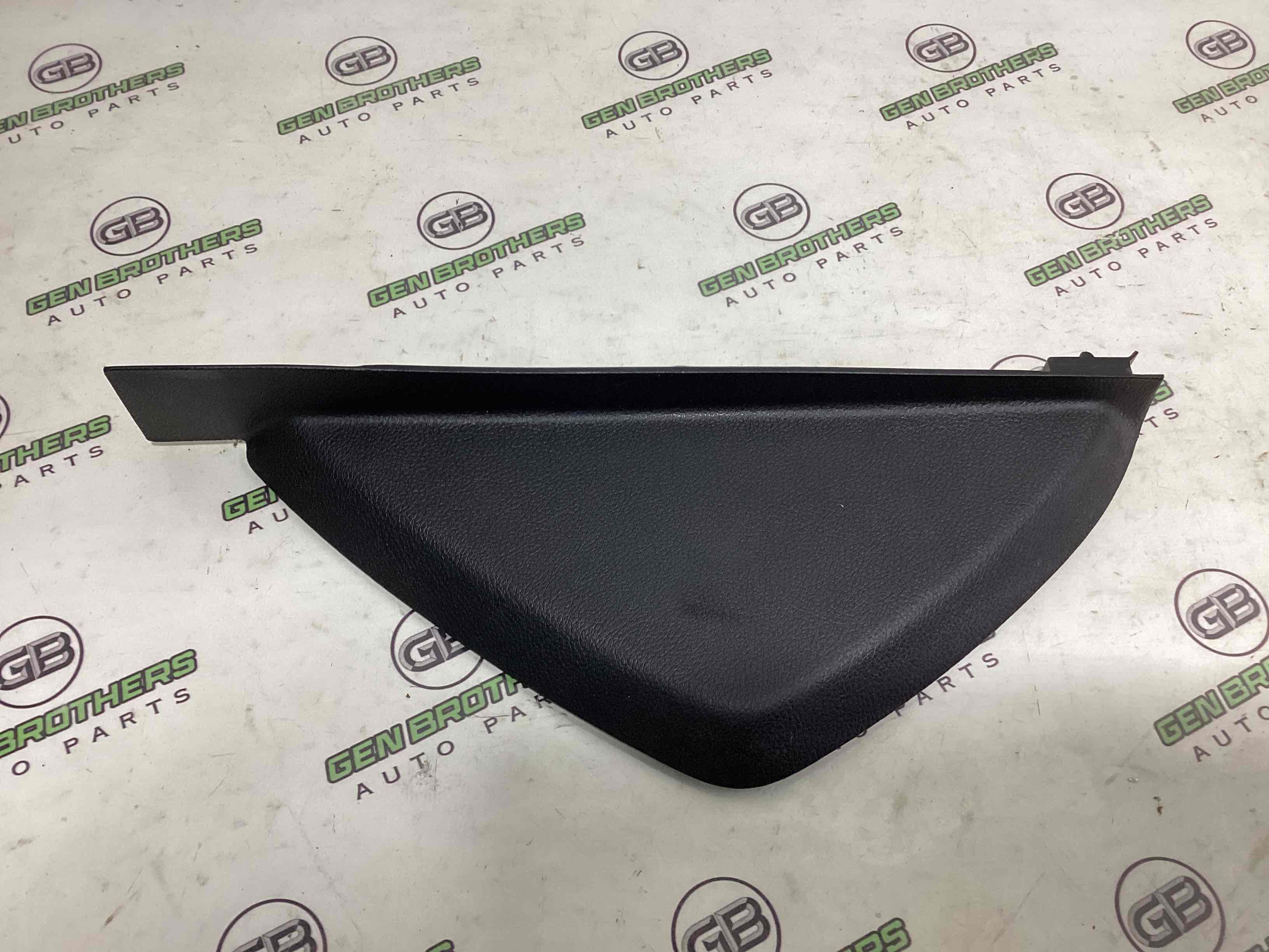 Обшивка приборной панели торпедо