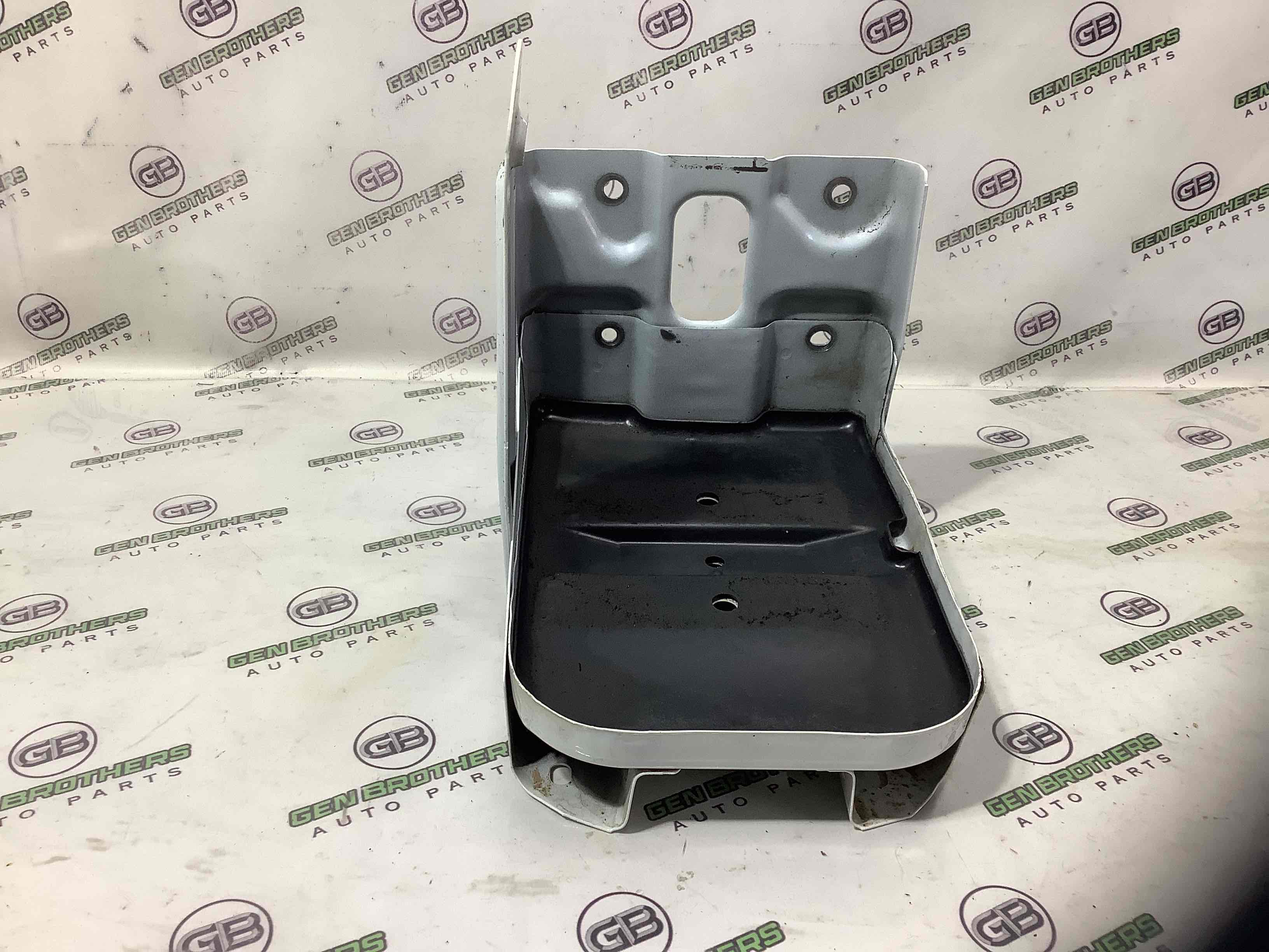 Полка аккумулятора, крышка, крепление площадка АКБ