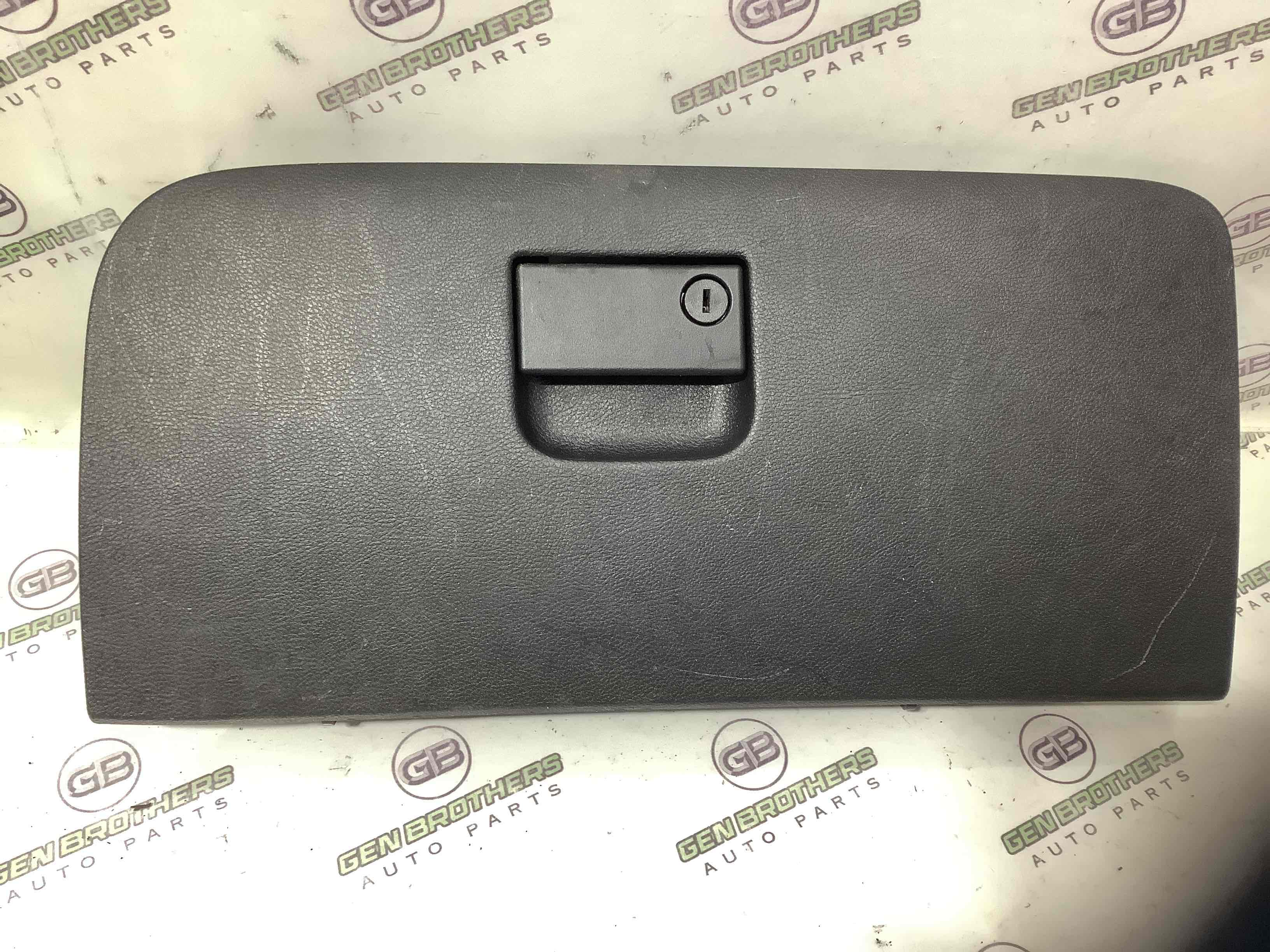 Бардачок замок бардачка, подстаканник, ящик