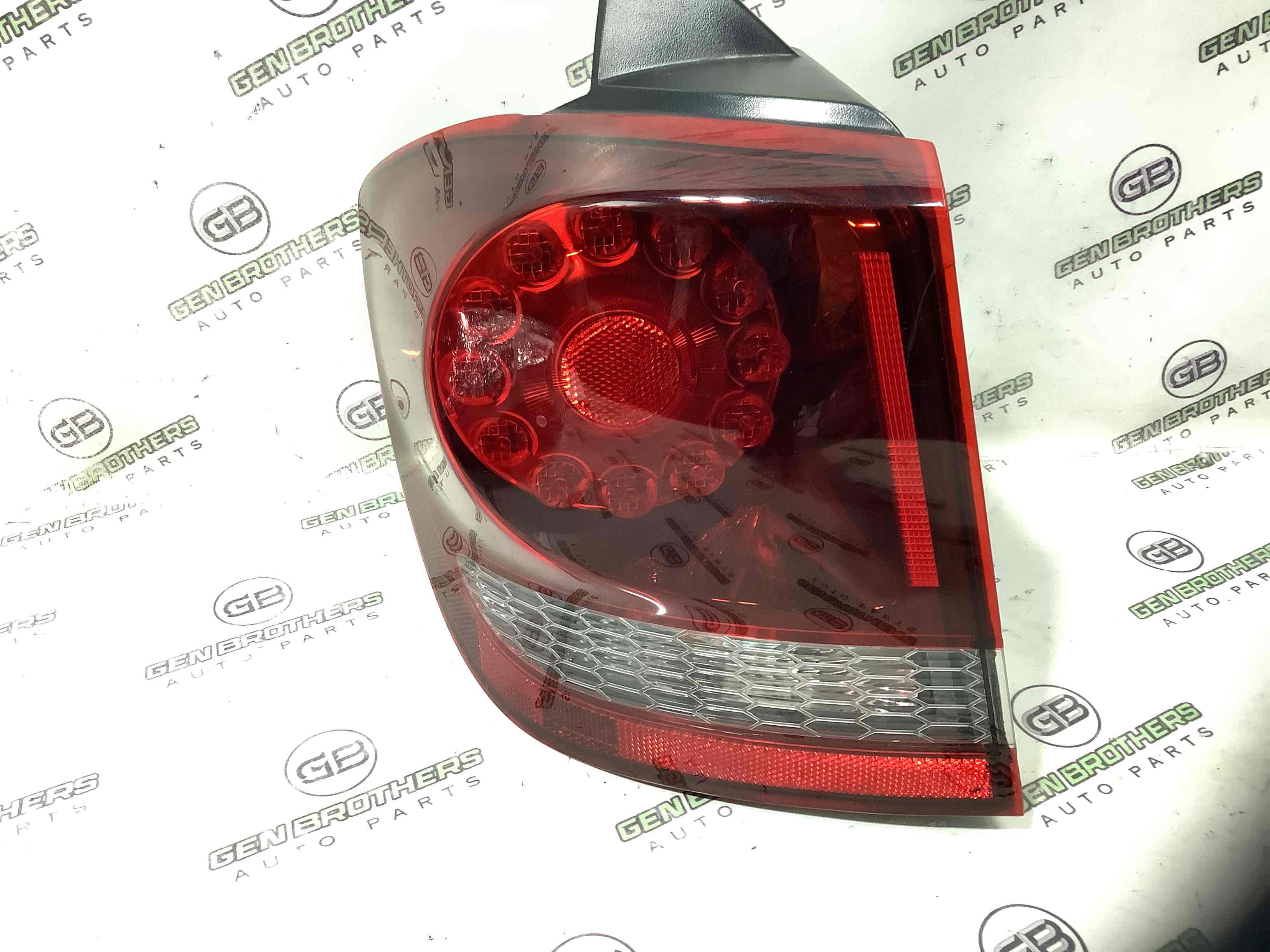 Фонарь стоп сигнала