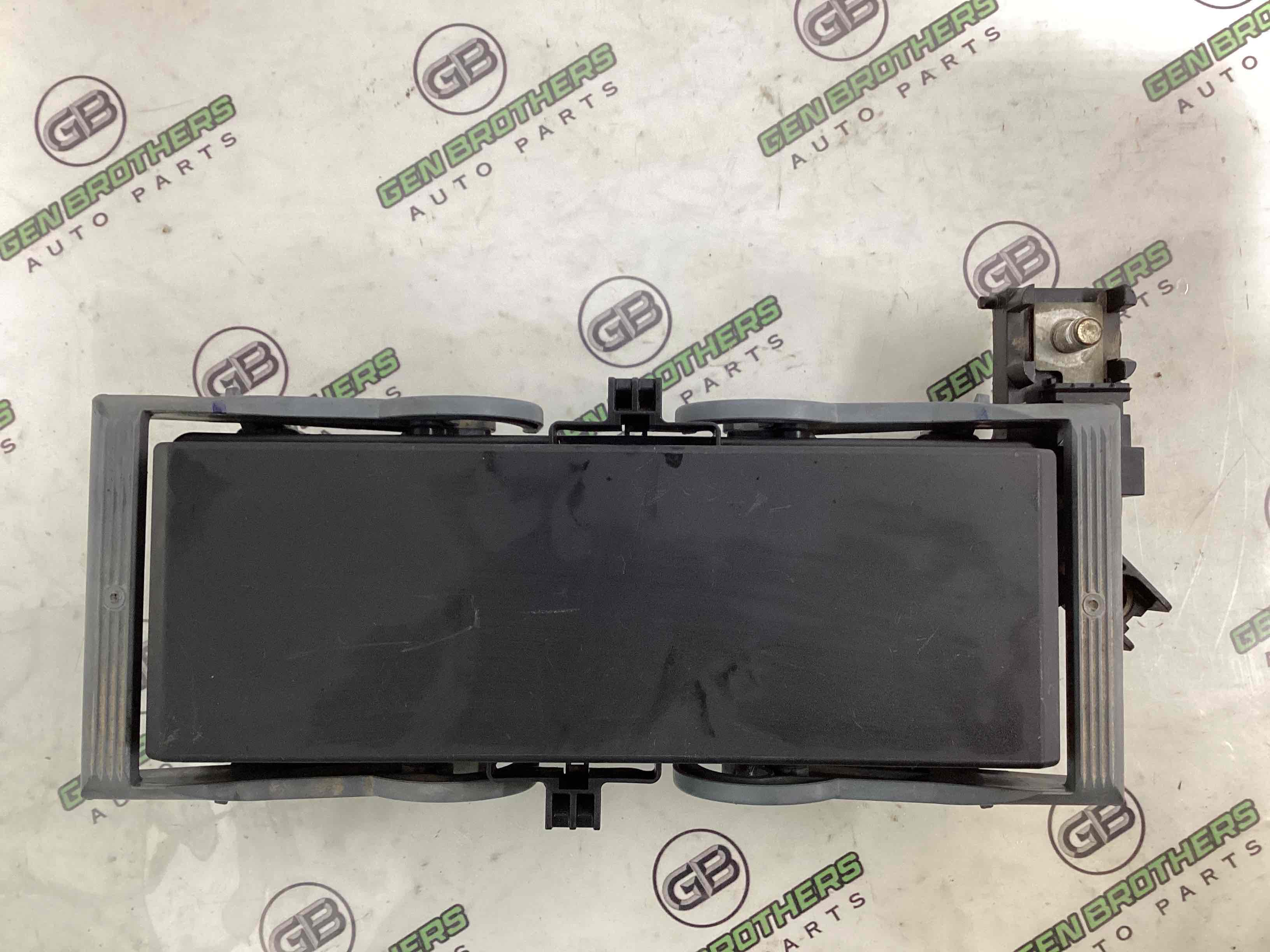 Блок предохранителей (блок реле)