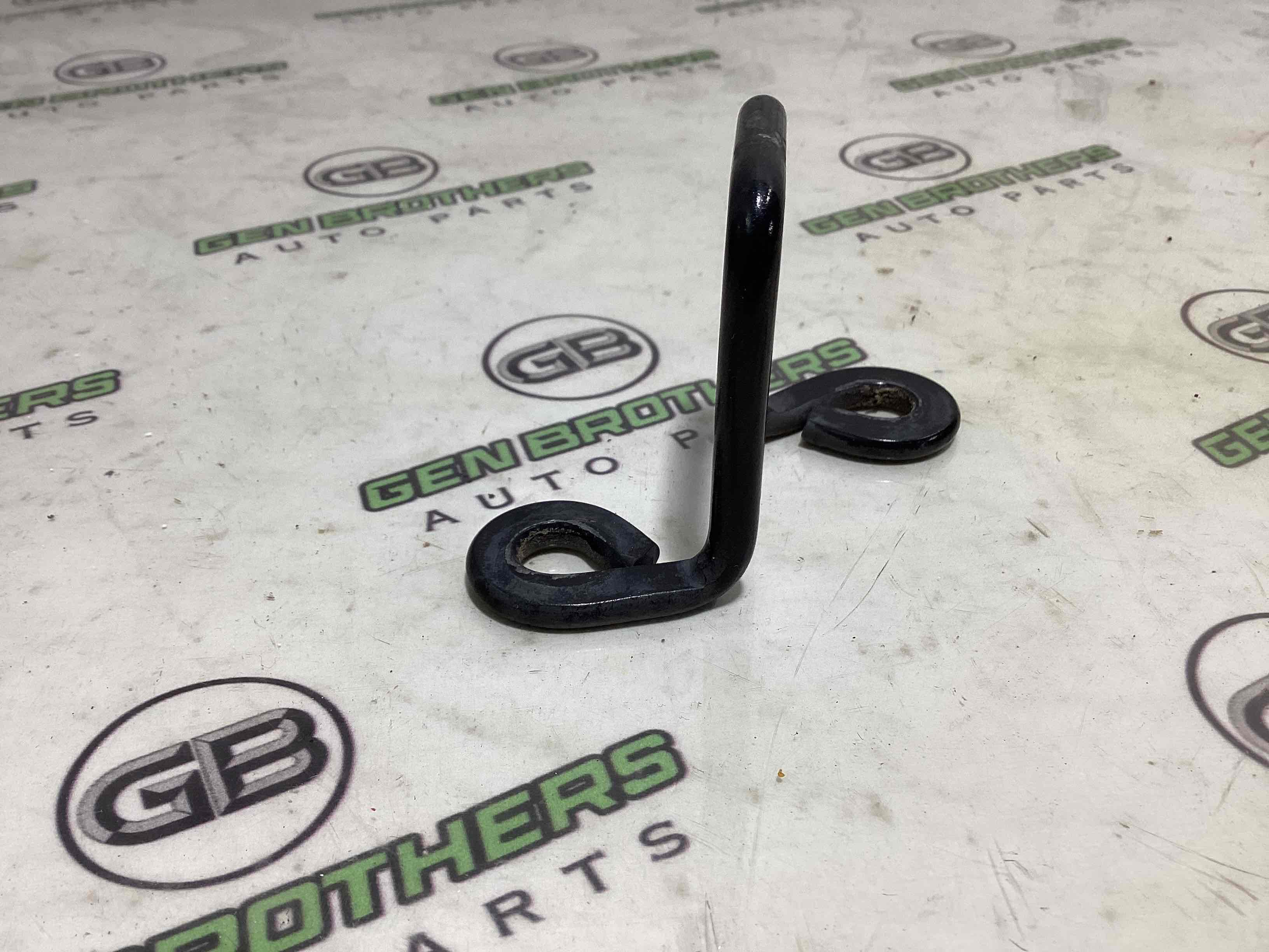 Петля капота, кронштейн капота