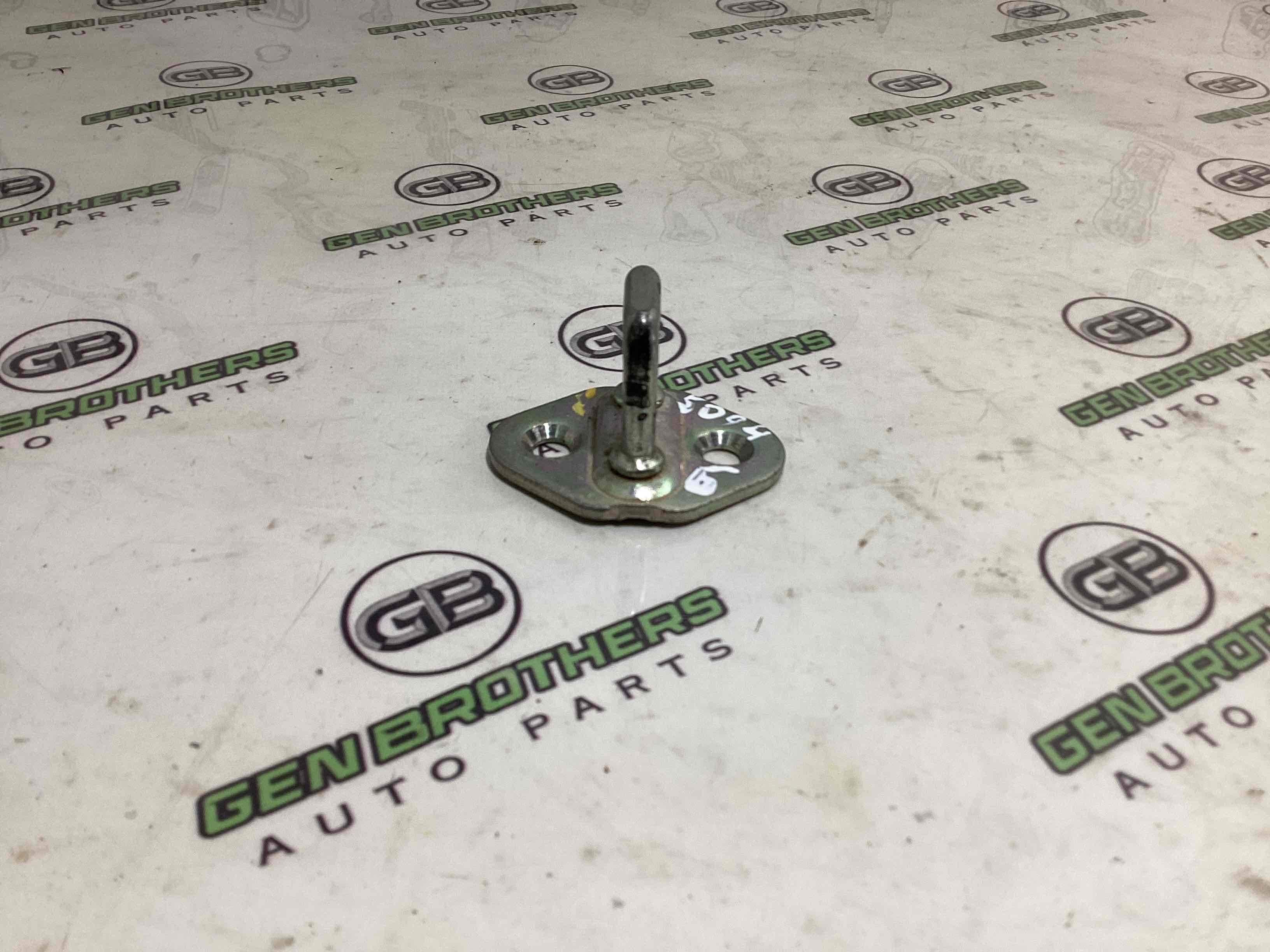 Петля крышки багажника, двери багажника