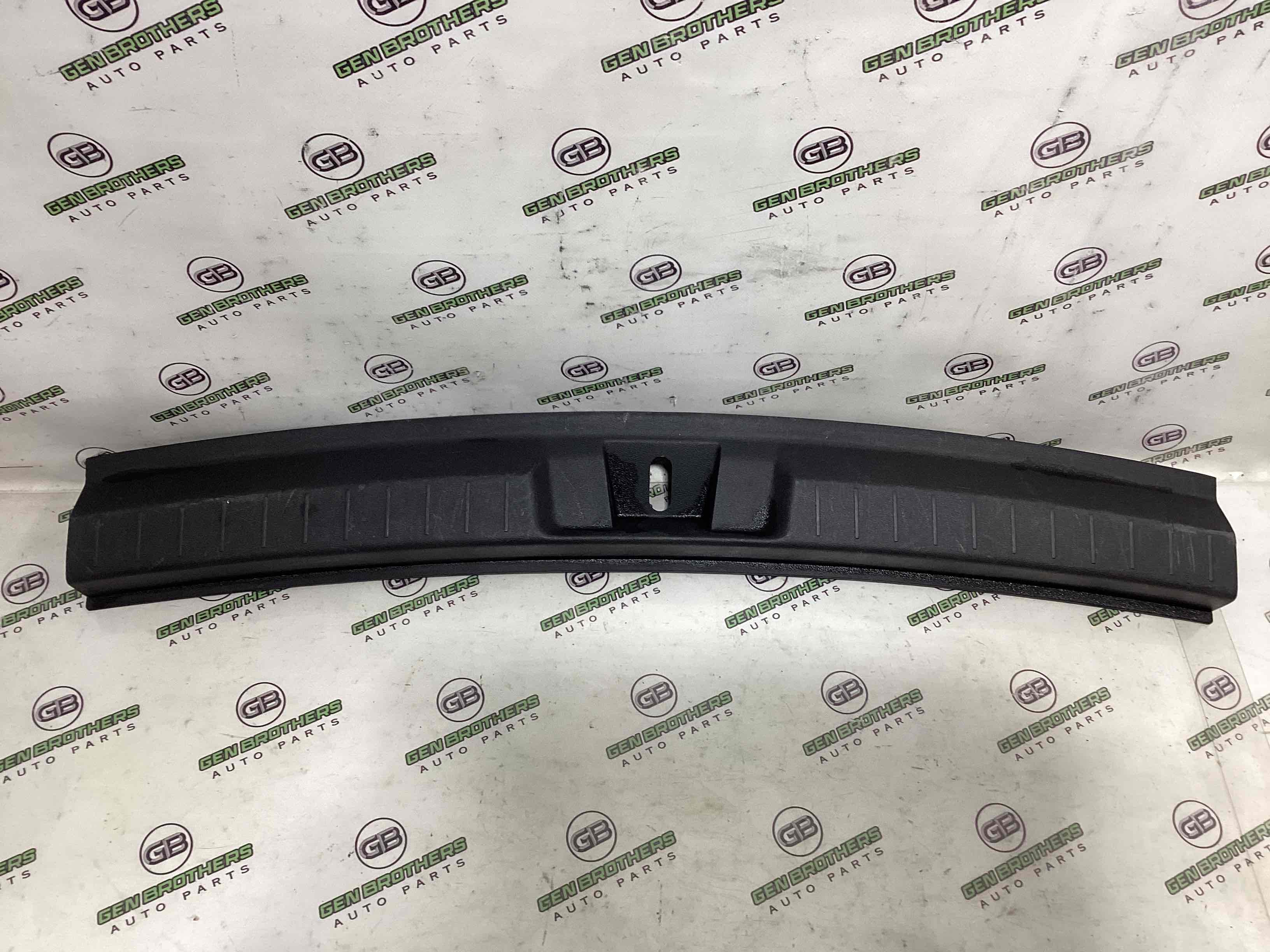 Элементы отделки багажника