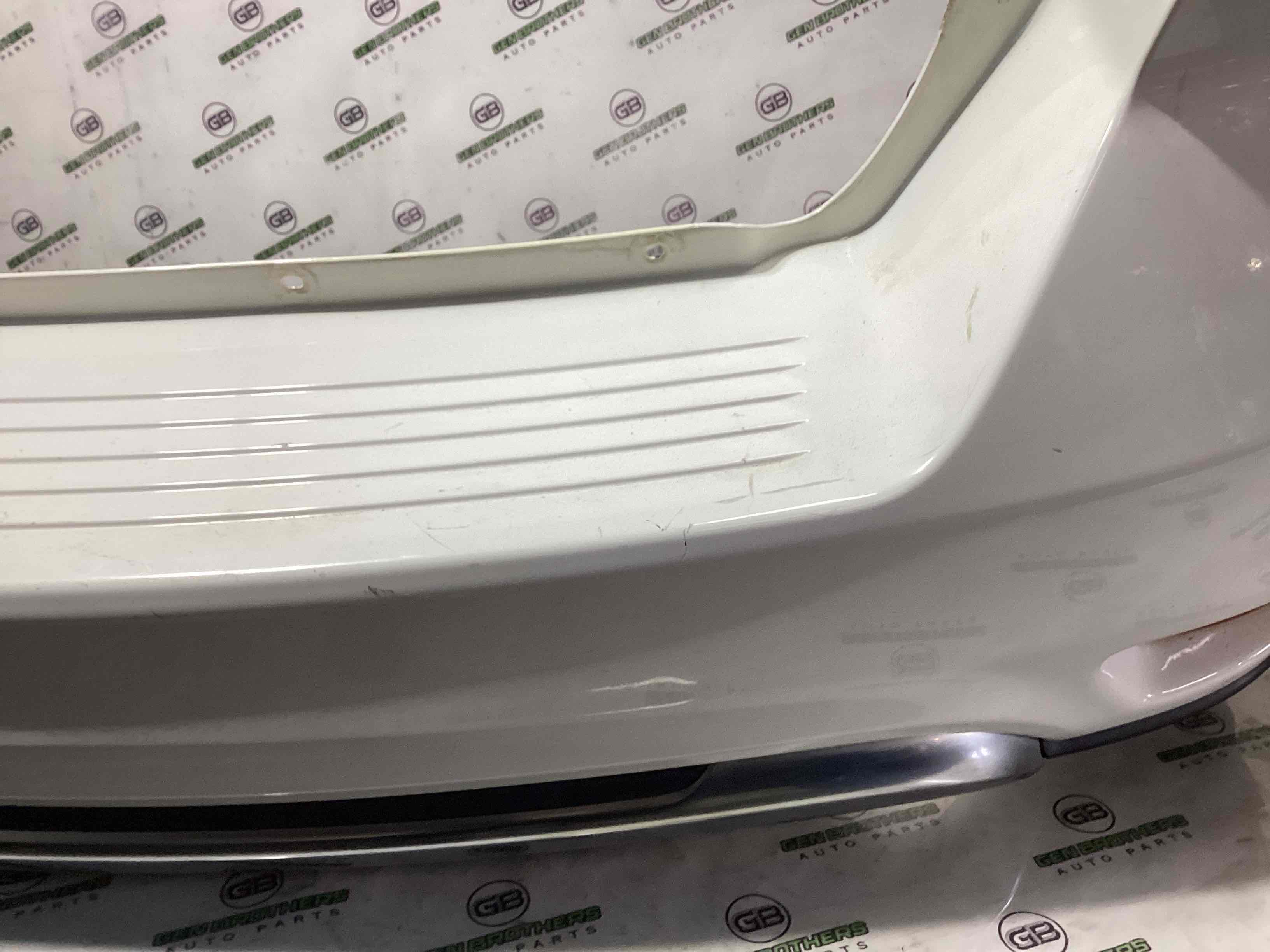 Бампер задний