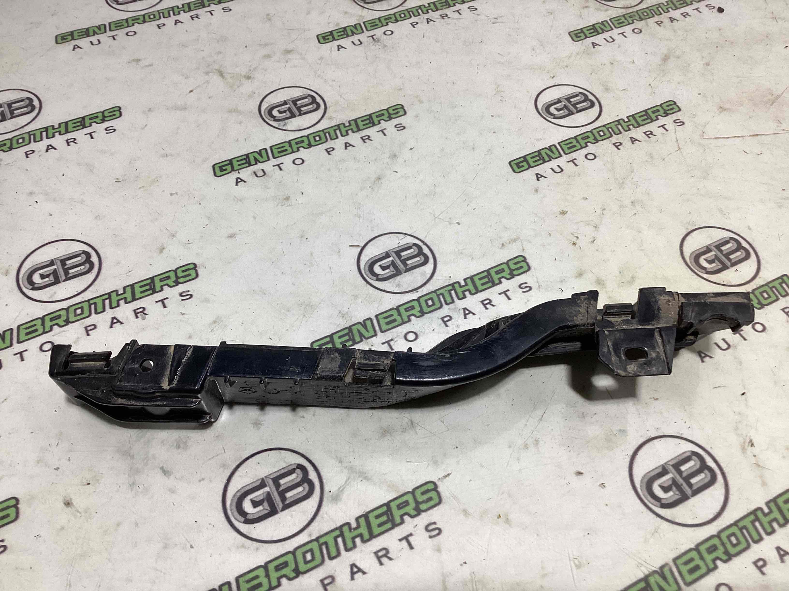 Крепление бампера