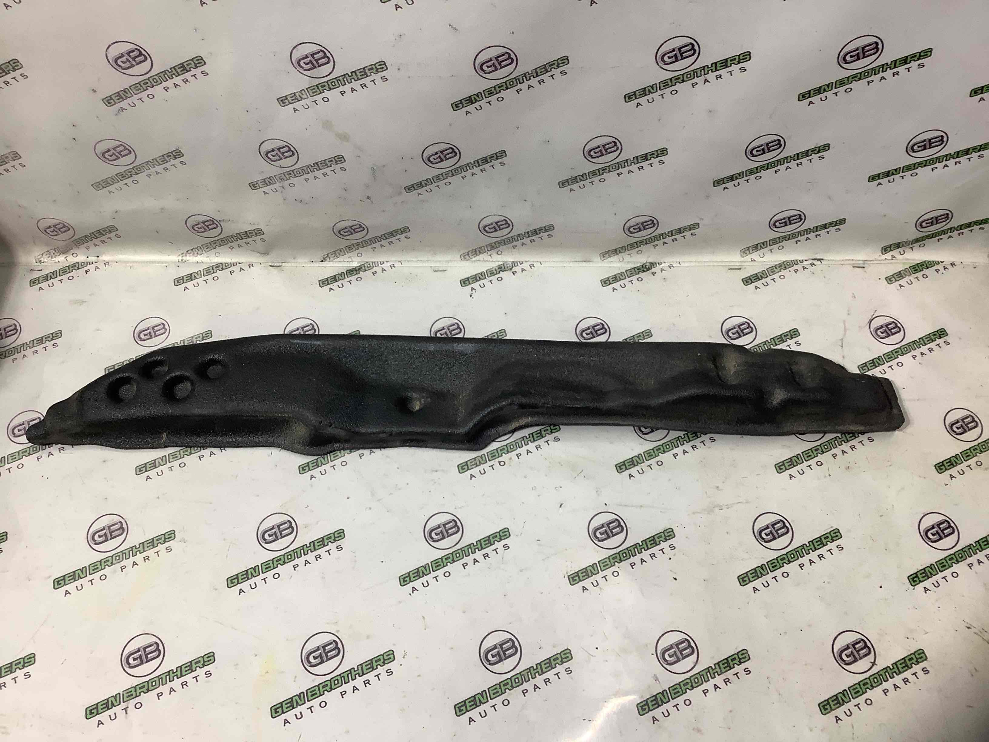 Изолятор крыла, уплотнитель и воздухопровод крыла