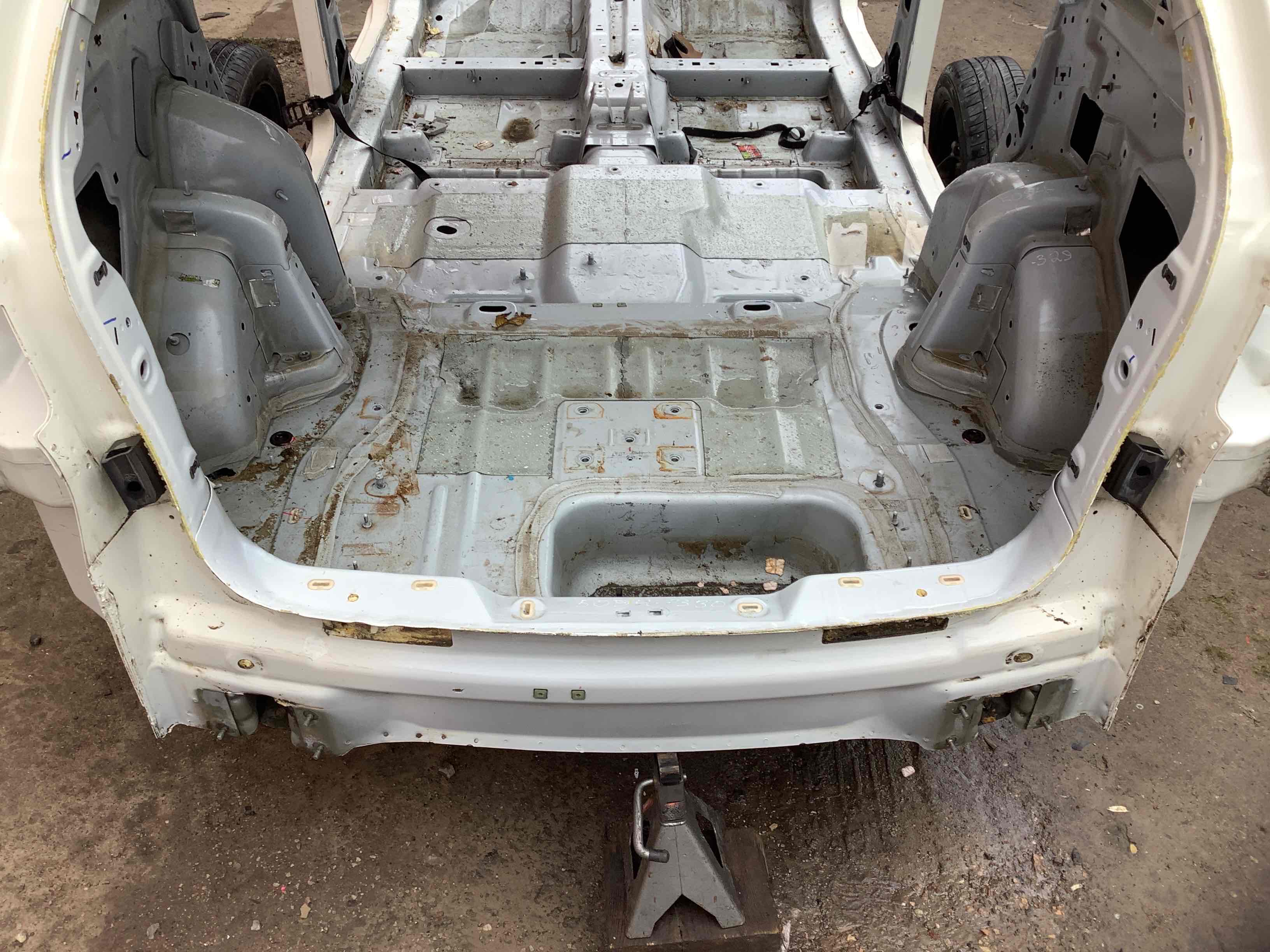 Задняя панель