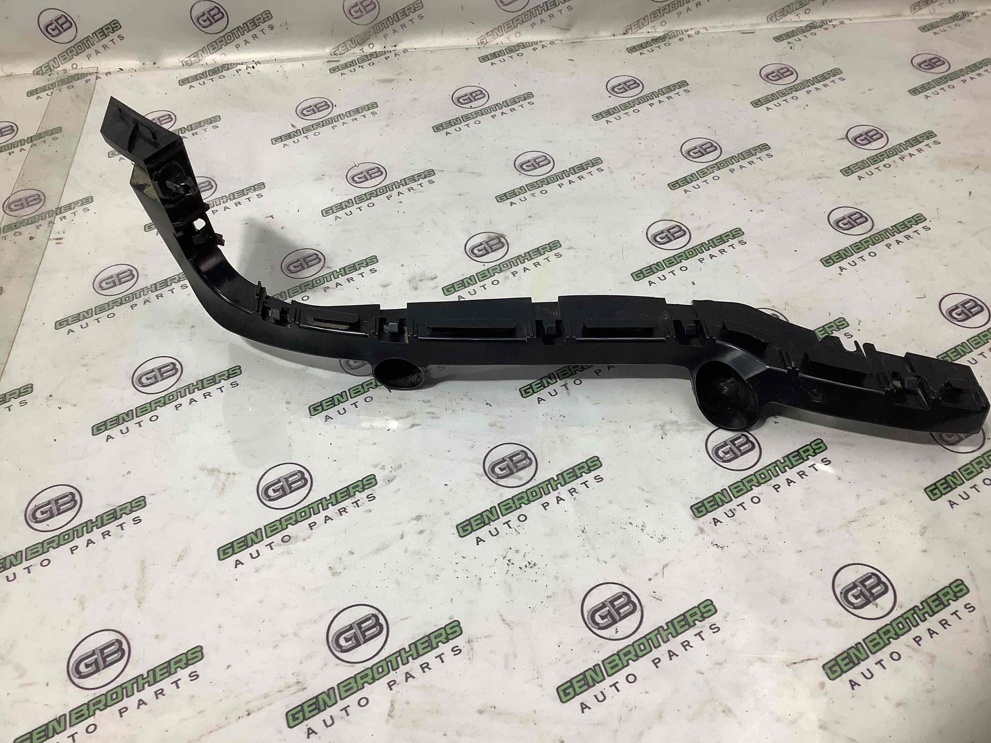 Крепление заднего бампера правое