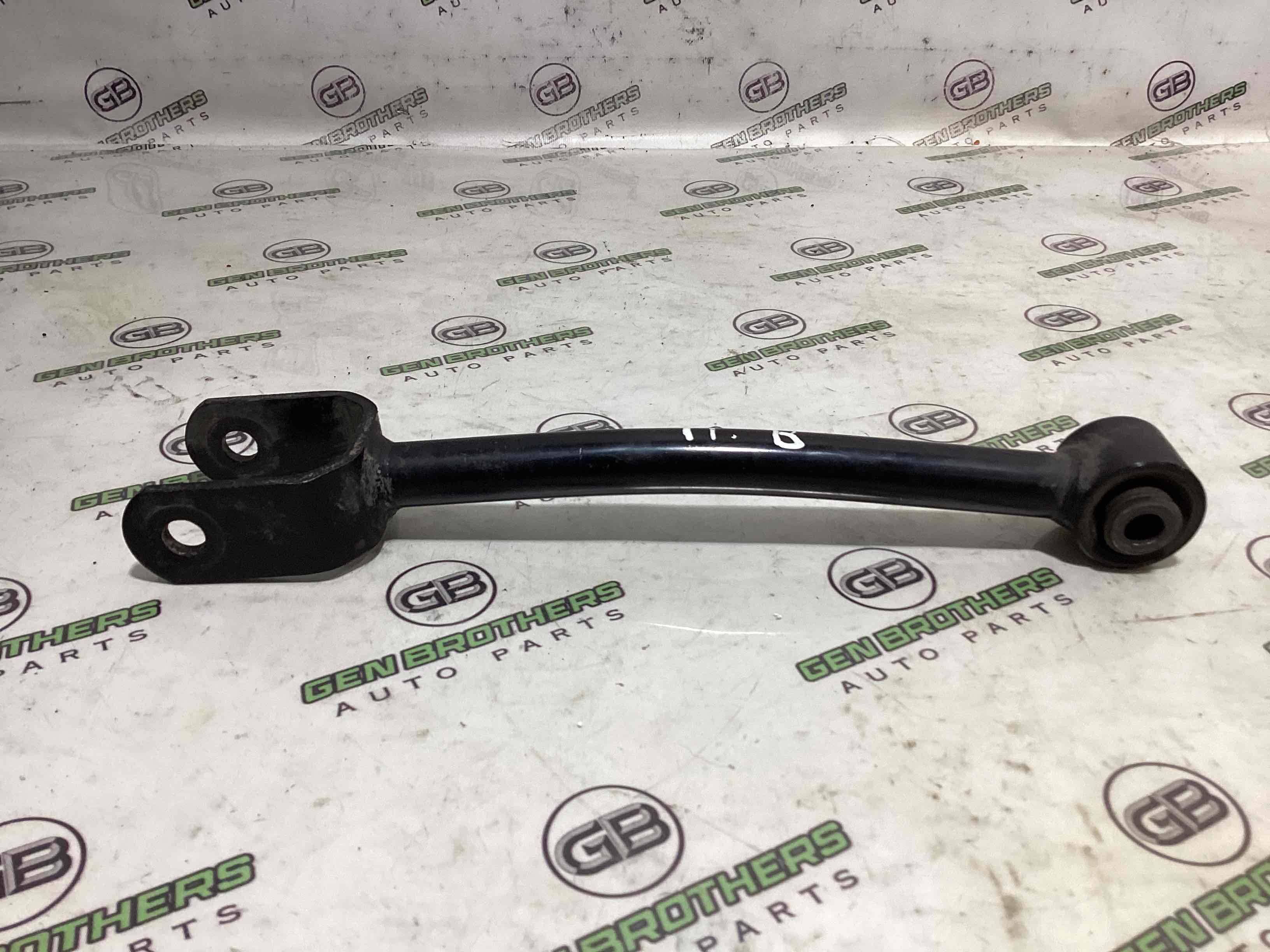 Рычаг задний