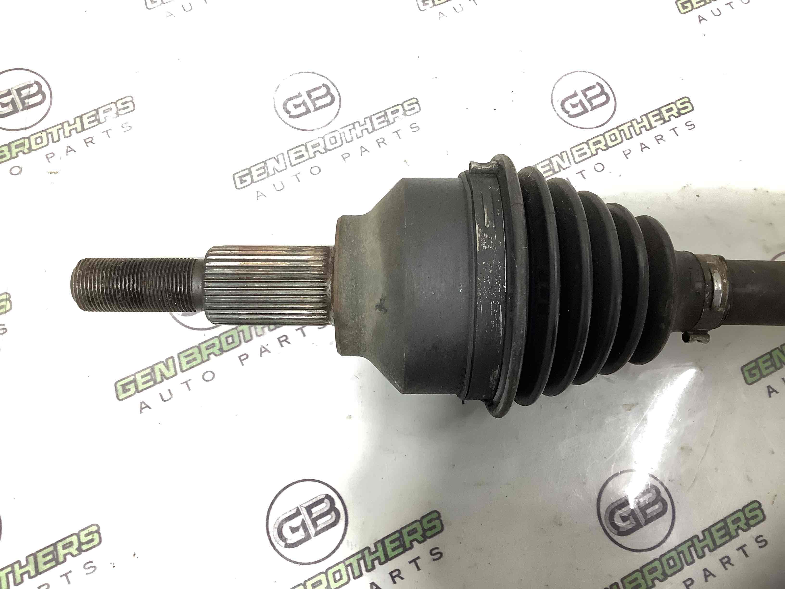 Полуось передняя правая приводной вал, ШРУС