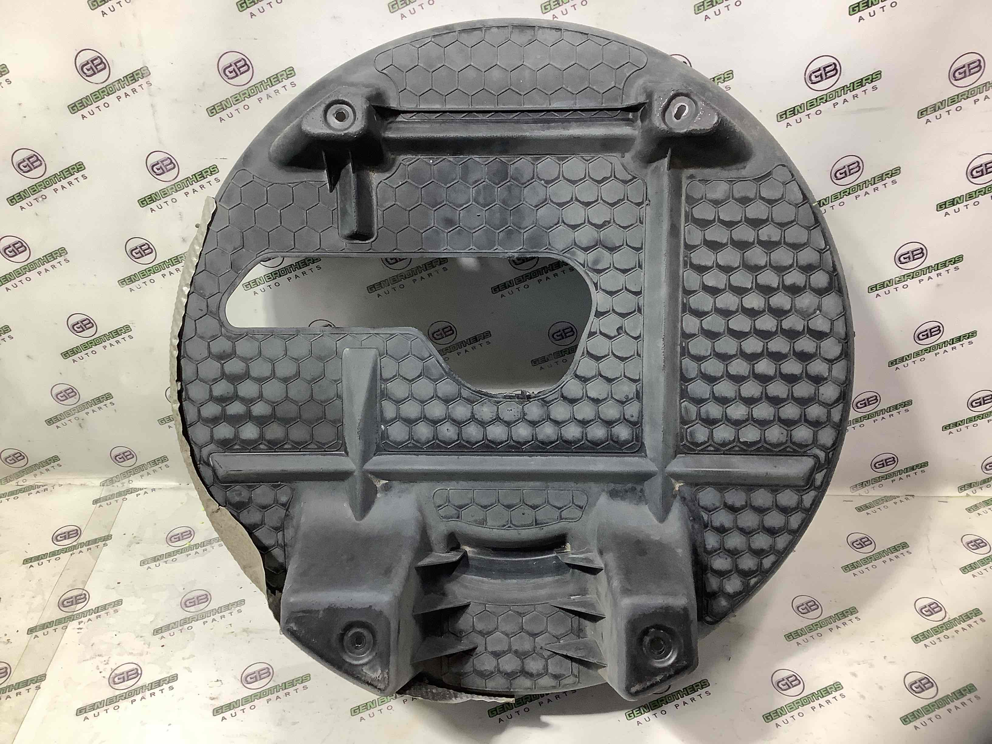 Колесо запасное, держатель, кронштейн, обшивка