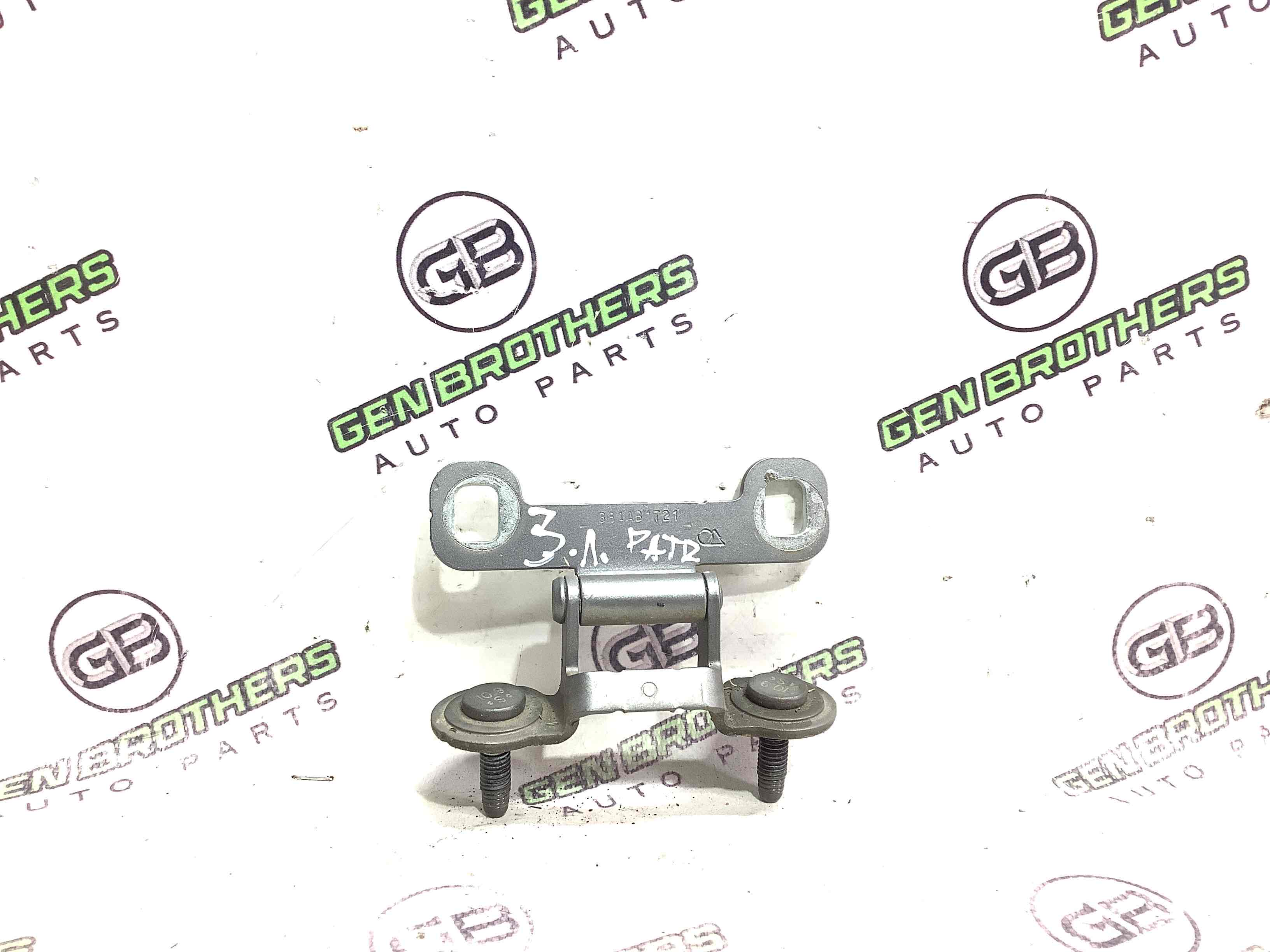 Петля кришки багажника, двері багажника