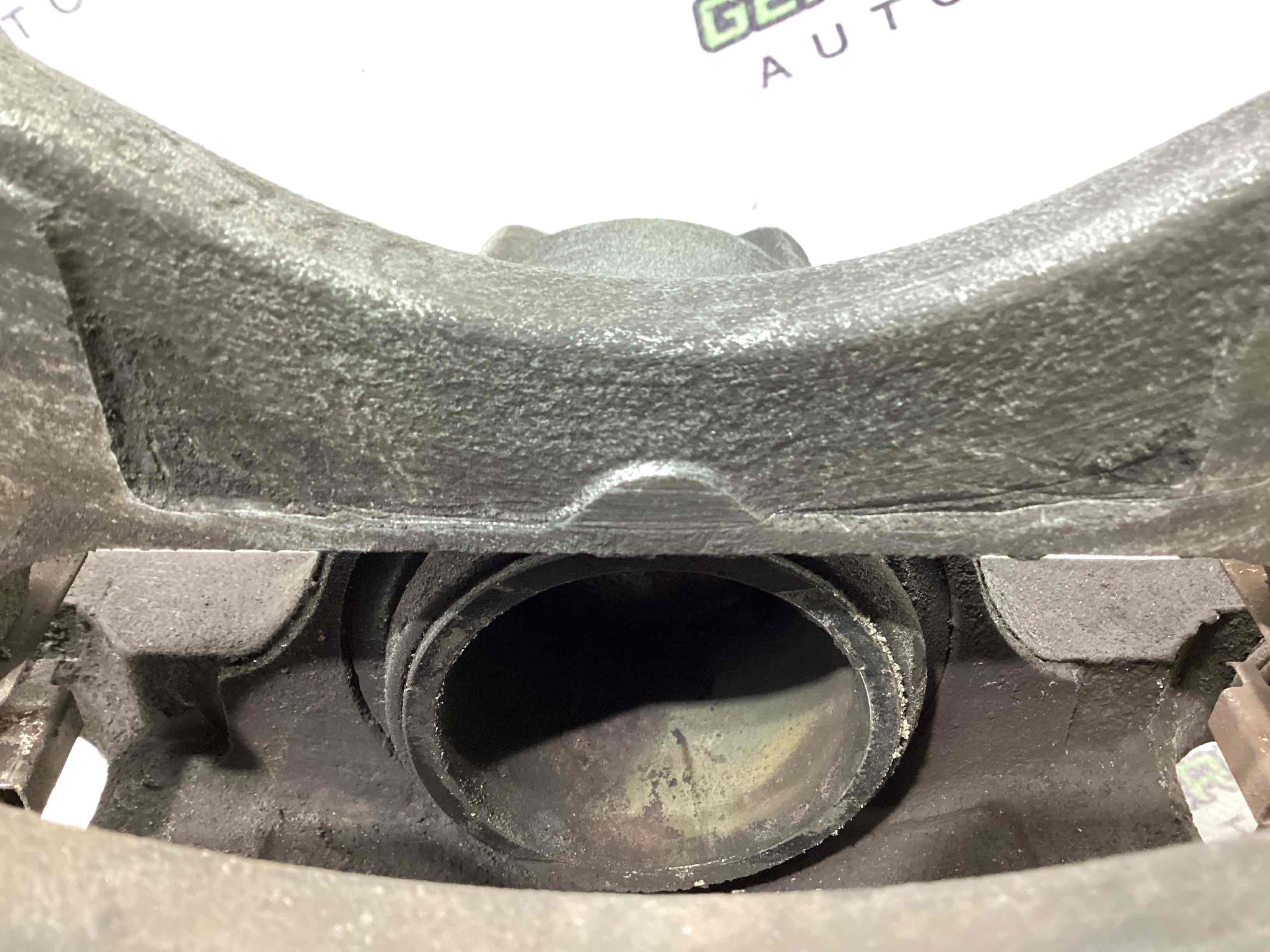 Супорт передній правий