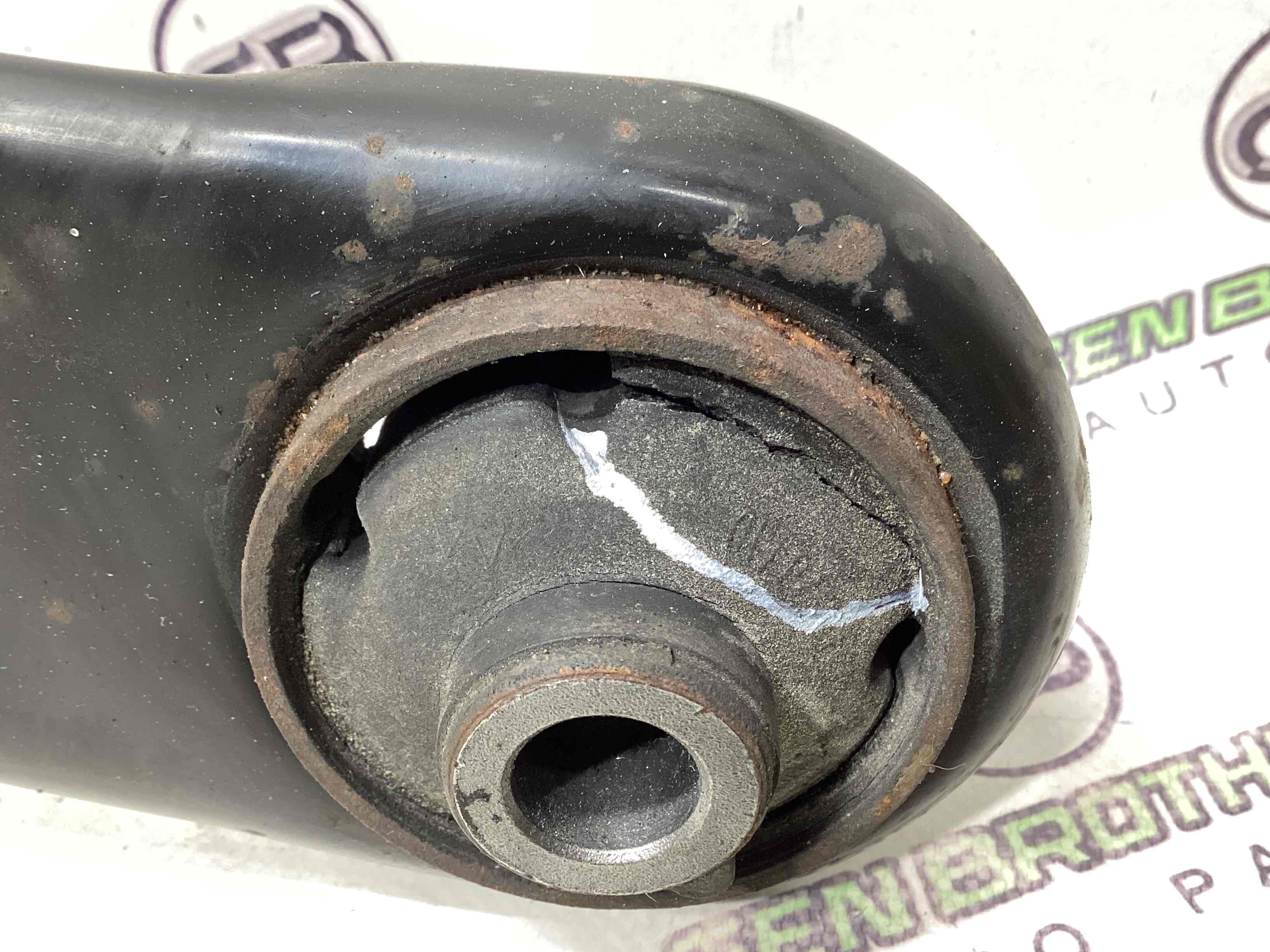 Важіль передній правий