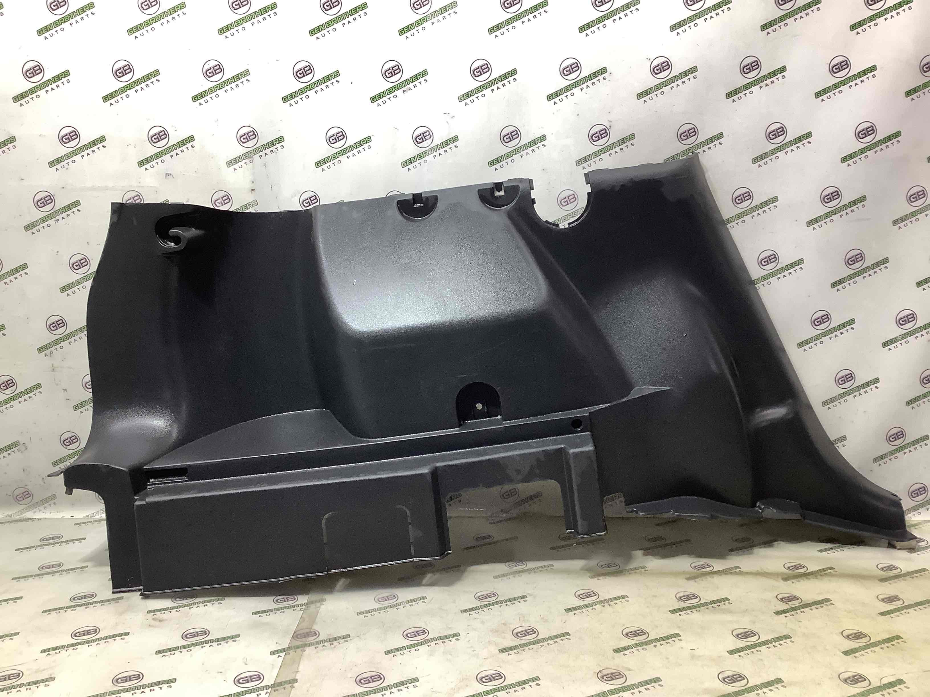 Елементи оздоблення багажника