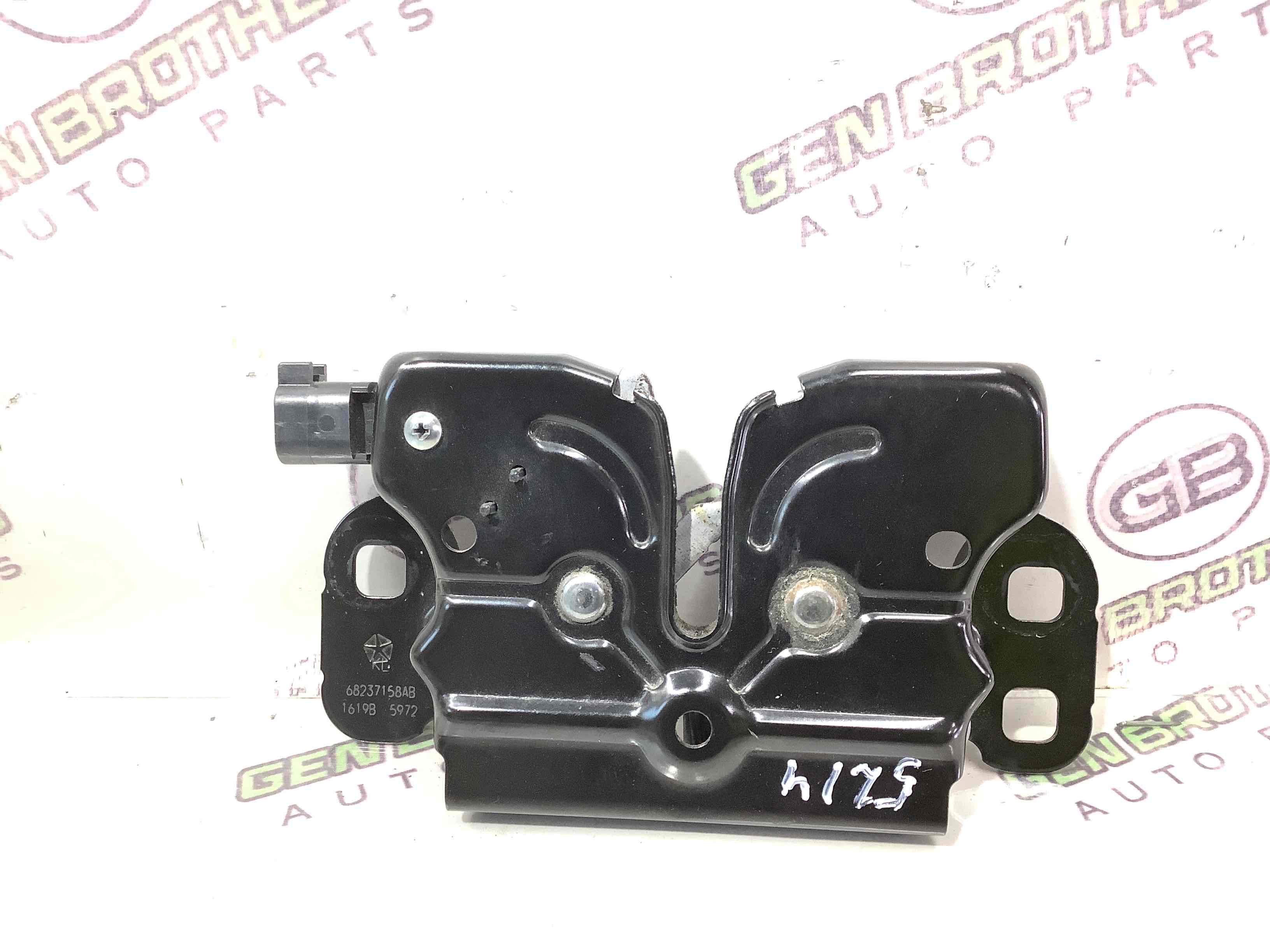 Замок капота, трос капота