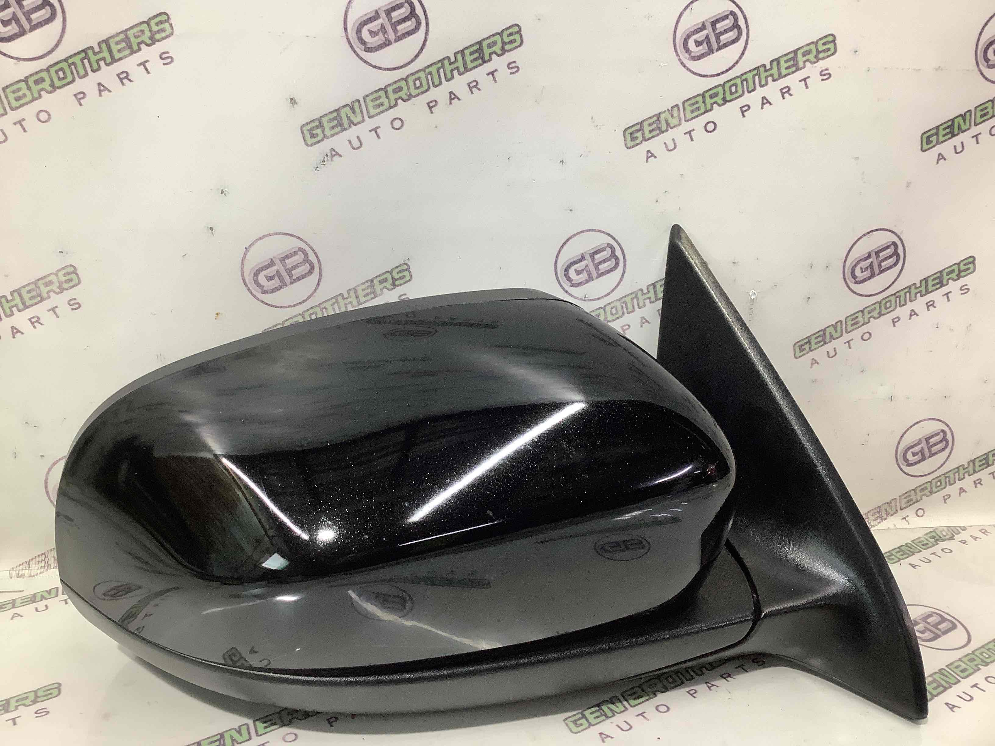 Дзеркало зовнішнє праве