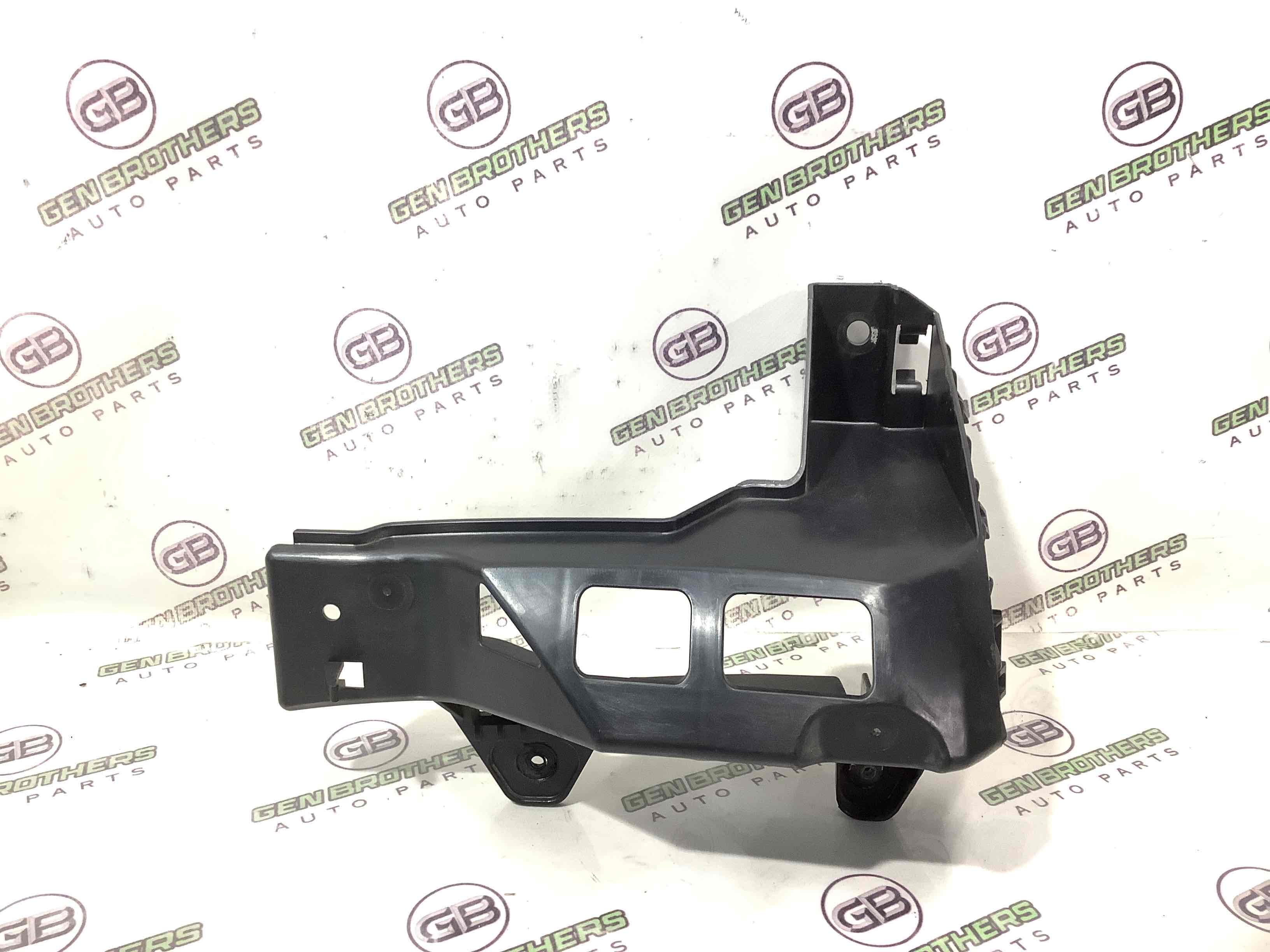 Кріплення заднього бампера ліве