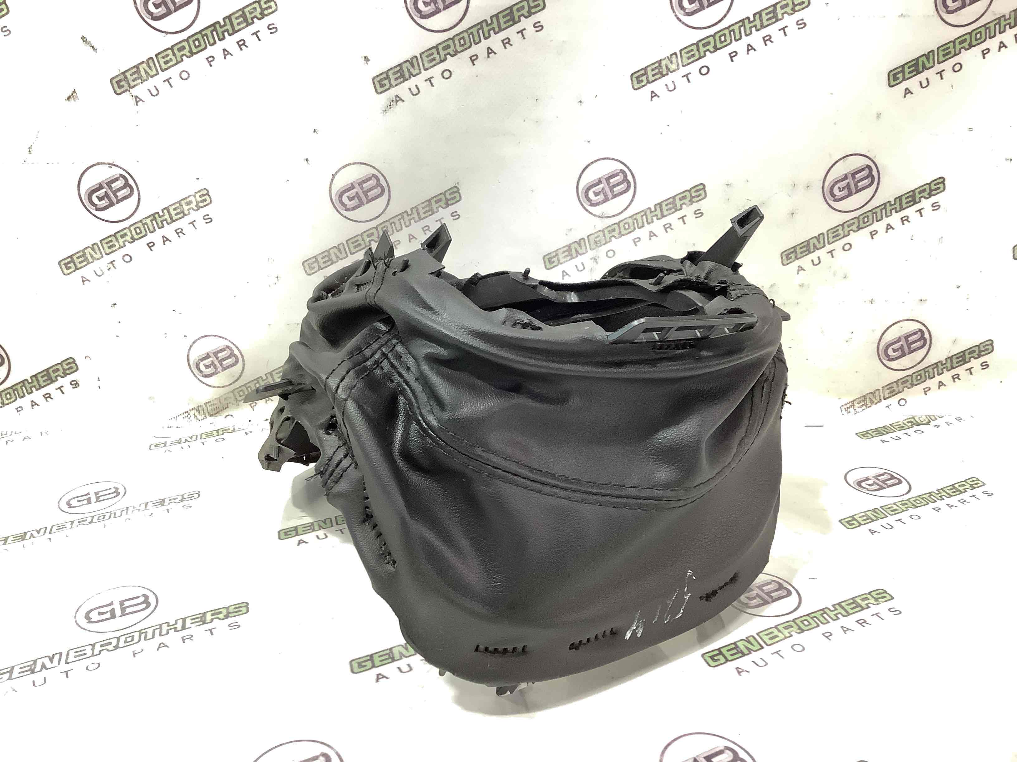 Оздоблення керма та кермової колонки