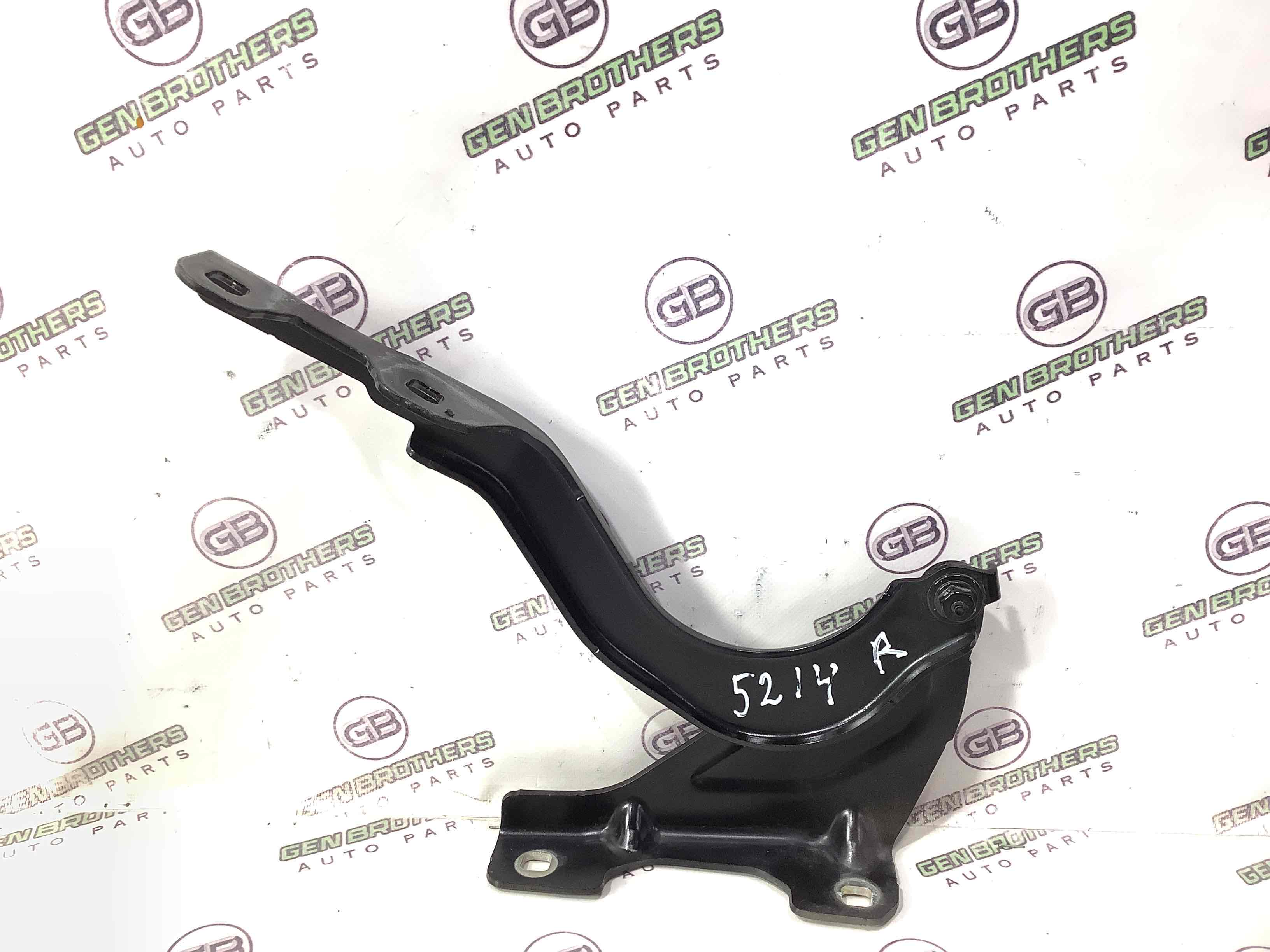 Петля капота, кронштейн капота